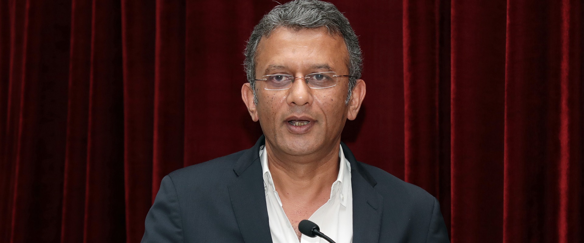 Sameer Garde, President, India and SAARC, CISCO, delivers the keynote address at the Start-up Santhe, hosted by NSRCEL at IIMB, on May 10, 2019