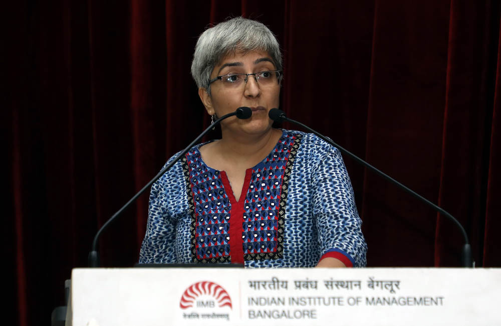 Parul Bajaj, PGP 2009, Core Team member of the Education theme of Tata Trusts, interacts with students.