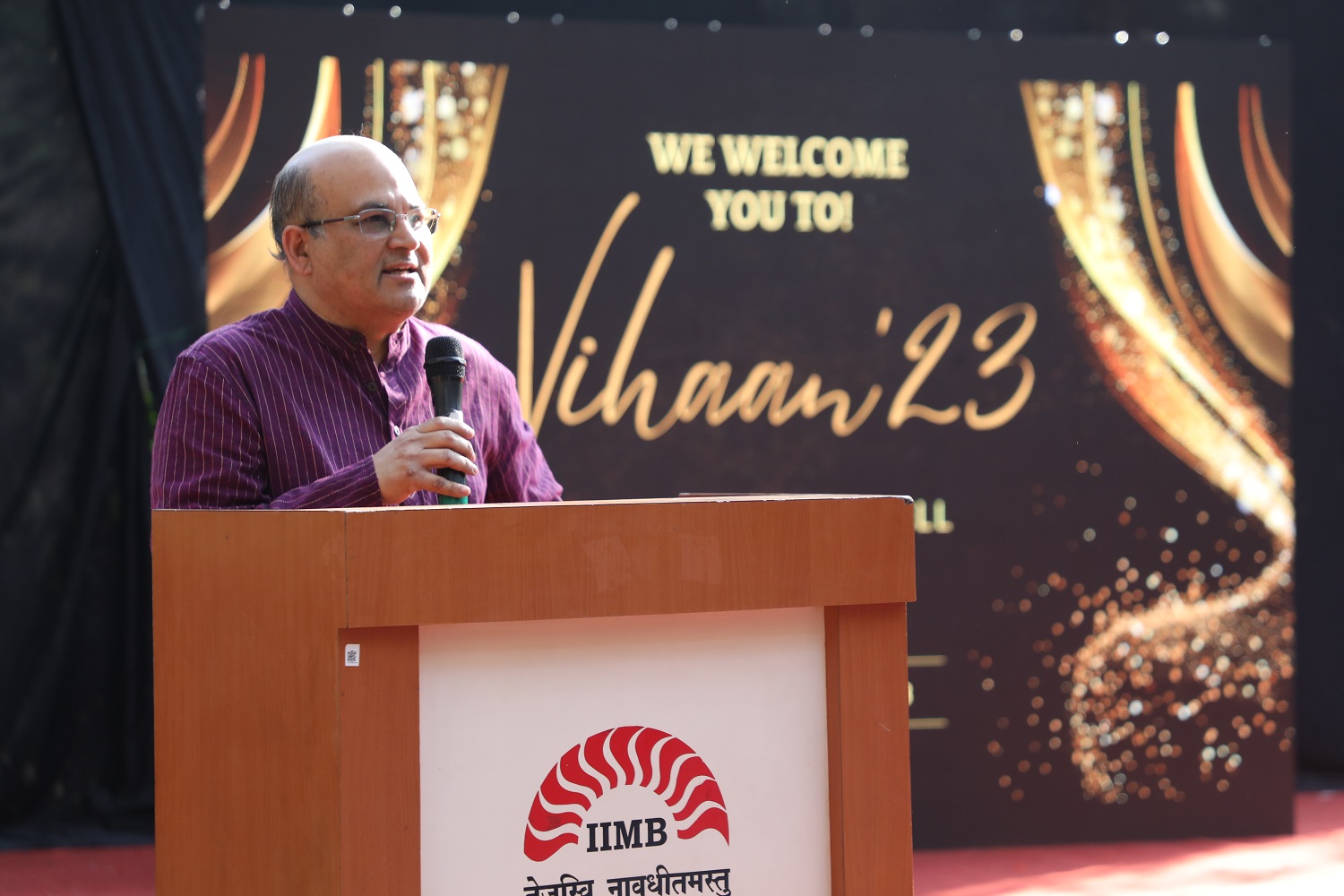 Prof. Rishikesha T Krishnan, Director, IIM Bangalore, congratulates the outgoing EPGP batch and wishes the students a successful career ahead, at Vihaan '23, on 5th March 2023.