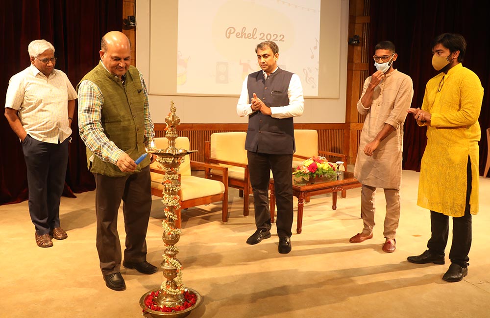 Prof. Rishikesha T Krishnan, Director, IIMB, inaugurates Pehel 2022, the annual cultural event organised by students of the two-year MBA (PGPEM) for working professionals, on July 17, 2022.