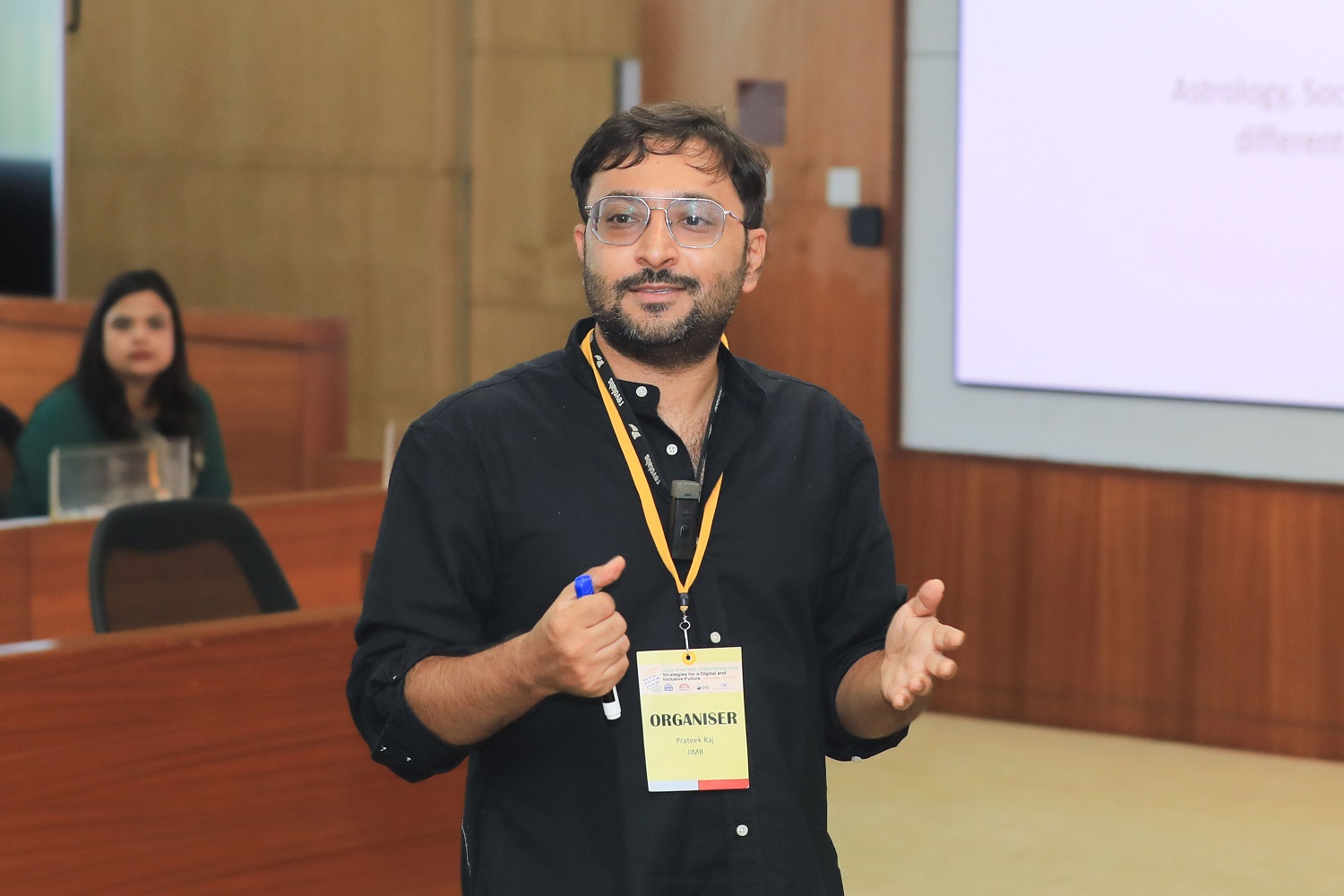 Prof. Prateek Raj, Strategy Area, IIMB, conducts a workshop on ‘Quantitative Research Design’.