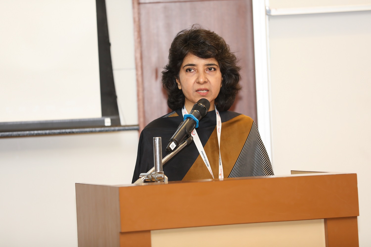 Preeti Malhotra, Chairperson, ASSOCHAM National Council for Corporate Affairs, Company Law and Corporate Governance; Chairman, Smart Bharat Group, and Past President, ICSI, delivers the opening address to the participants of the conference on ‘Fostering Growth through Good Governance’, held by CCGC on 10th March 2023.
