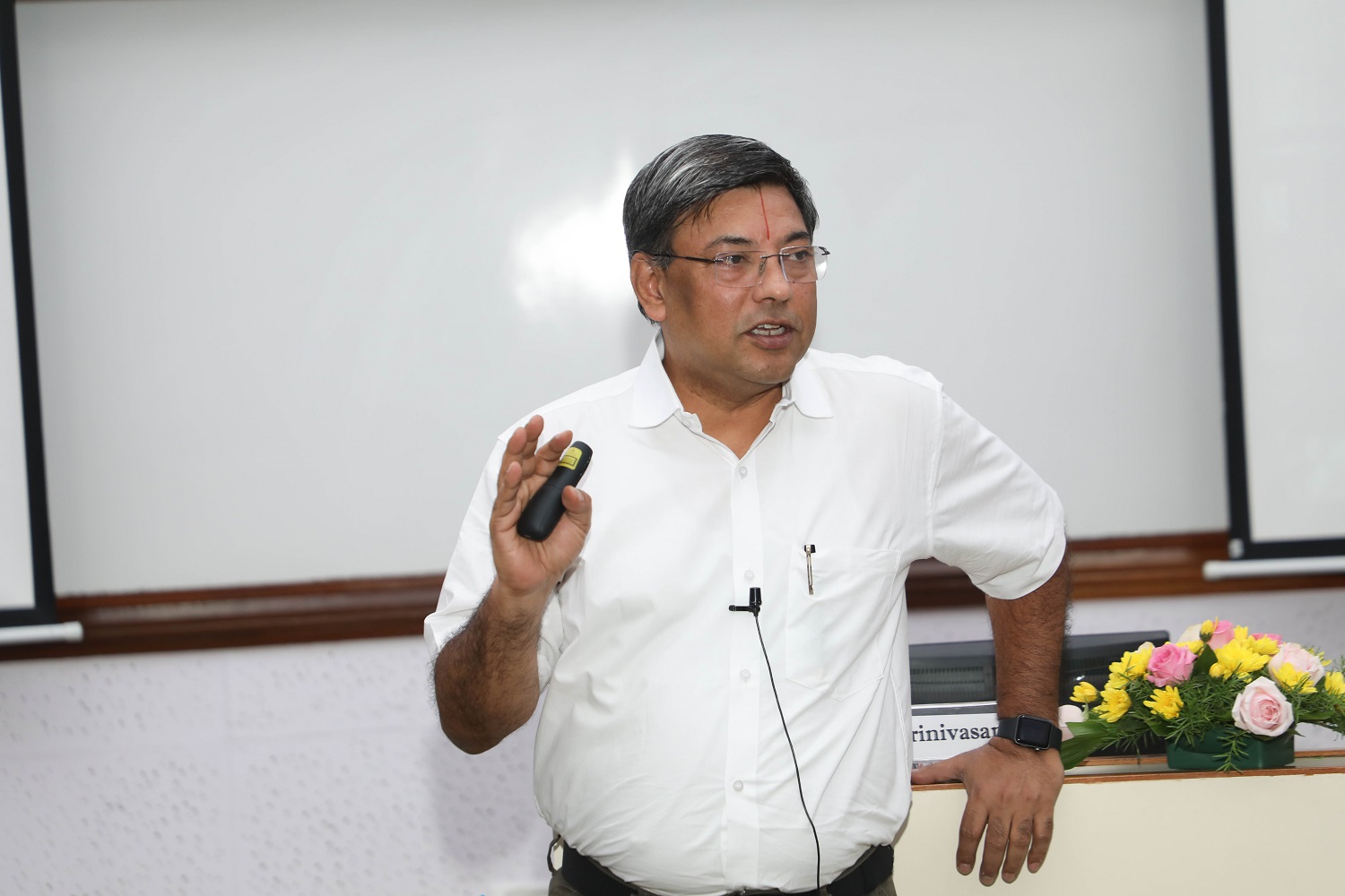 Prof. R Srinivasan, Chairperson of the two-year fulltime MBA: Post Graduate Programme in Management (PGP) and PGP in Business Analytics (PGP-BA), and faculty of the Strategy area of IIMB, speaks on: 'Digitalization and Strategy'.