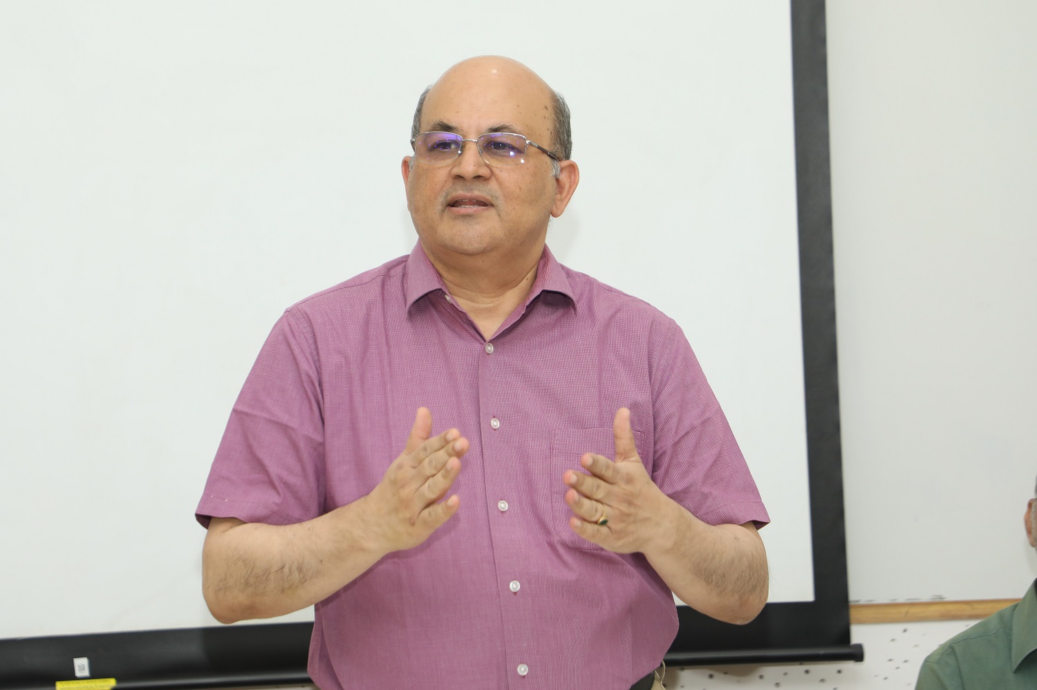 IIMB Director Professor Rishikesha T Krishnan welcomed the twelve students and said, “I am happy to see your varied background and valued experience,”