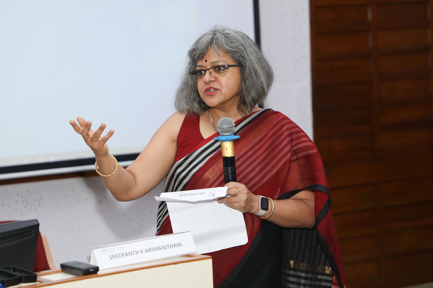 Prof. Debolina Dutta, Chairperson, Career Development Services and faculty of the Organizational Behavior & Human Resources Management area of IIMB, delivers the welcome address at the ‘HR Business Conclave’, hosted by the Career Development Services team of IIM Bangalore on 12th July 2023.