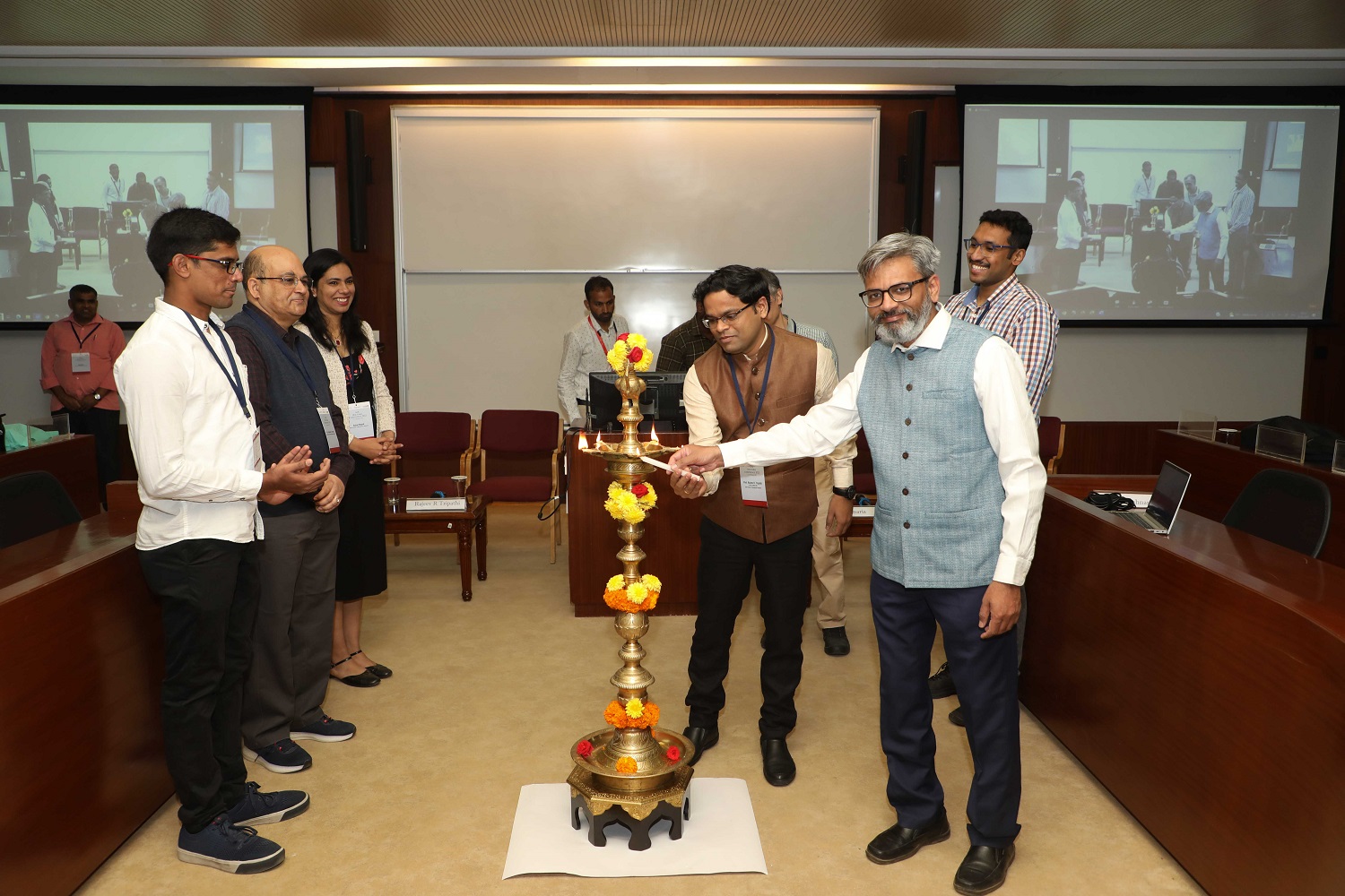 Conference Co-Chairs Dr Rajeev R. Tripathi and Dr. Apurva Sanaria inaugurate IMRDC 2023.