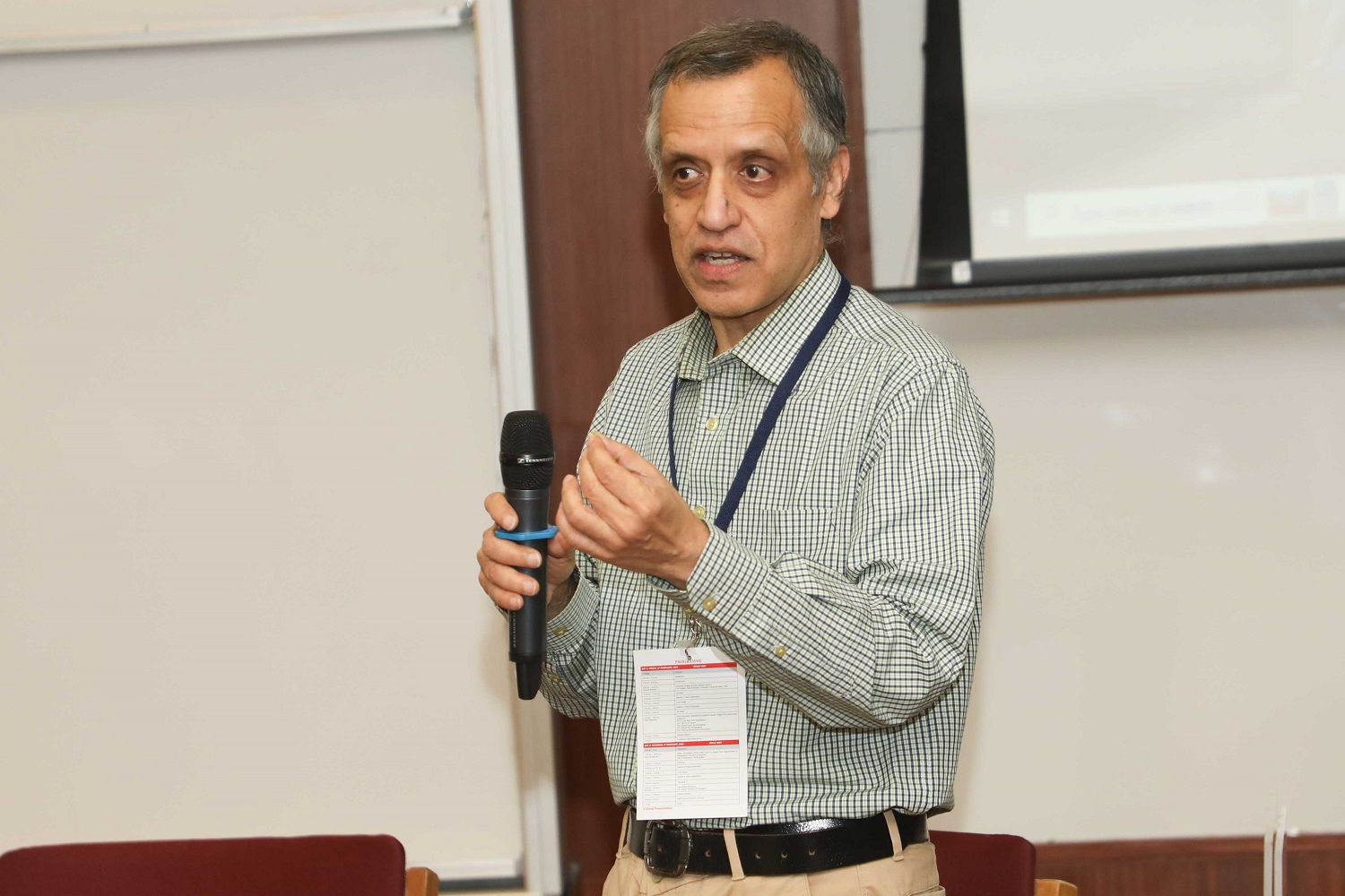 Prof. Jishnu Hazra, faculty in the Production & Operations Management area at IIIMB, addresses the participants.