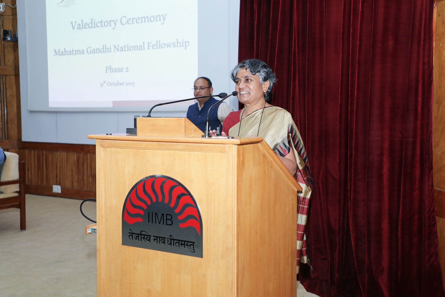Prof. Rajalaxmi Kamath, Programme Director, MGNF, and faculty of the Public Policy area of IIMB, delivers the vote of thanks.