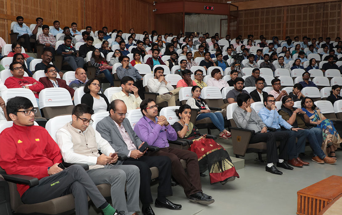 A section of audience at the public lecture.