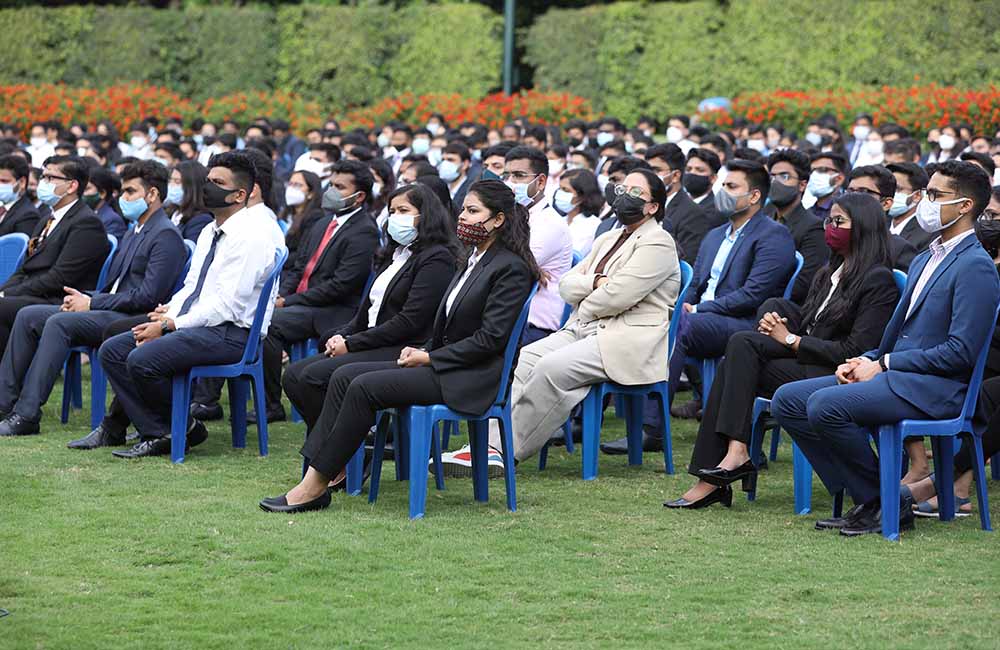 A picture of the students during the inaugural ceremony. 