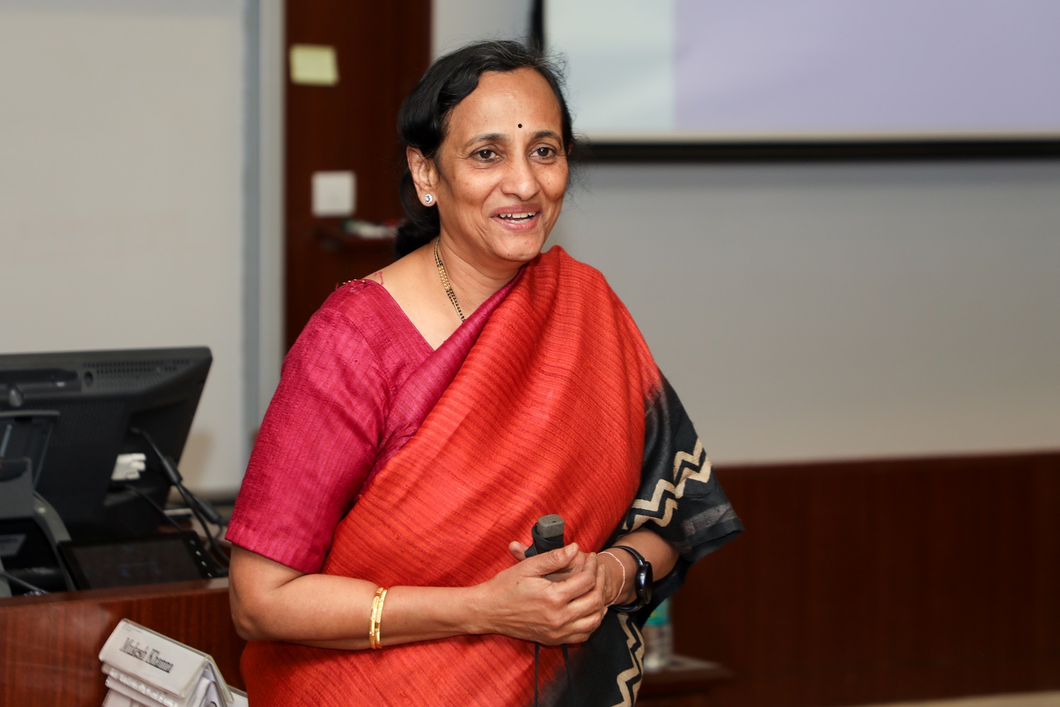 Prof. Padmini Srinivasan, Chairperson, Centre for Corporate Governance & Citizenship, IIMB, delivers a talk on ‘Promoter’s Role in a Technological and Financial Reporting Outsourced Environment being part of Dynamic and High-performance Board’, at the CCGC conference.
