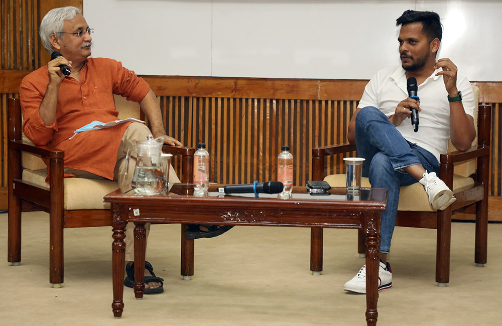 Prof. Suresh Bhagavatula of the Entrepreneurship area of IIMB and Sujeet Kumar, Co-founder, Udaan, discuss: ‘The art of building Unicorns’ at the event.