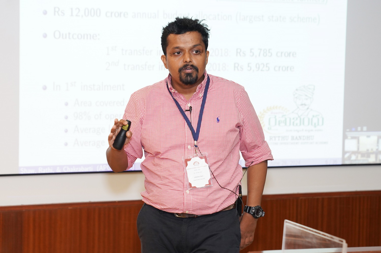 Prof. Abhishek Shaw, Azim Premji University, presented his paper, ‘Consumption and Borrowing: Land-holding Inequality and the Impacts of Cash Transfers’. 