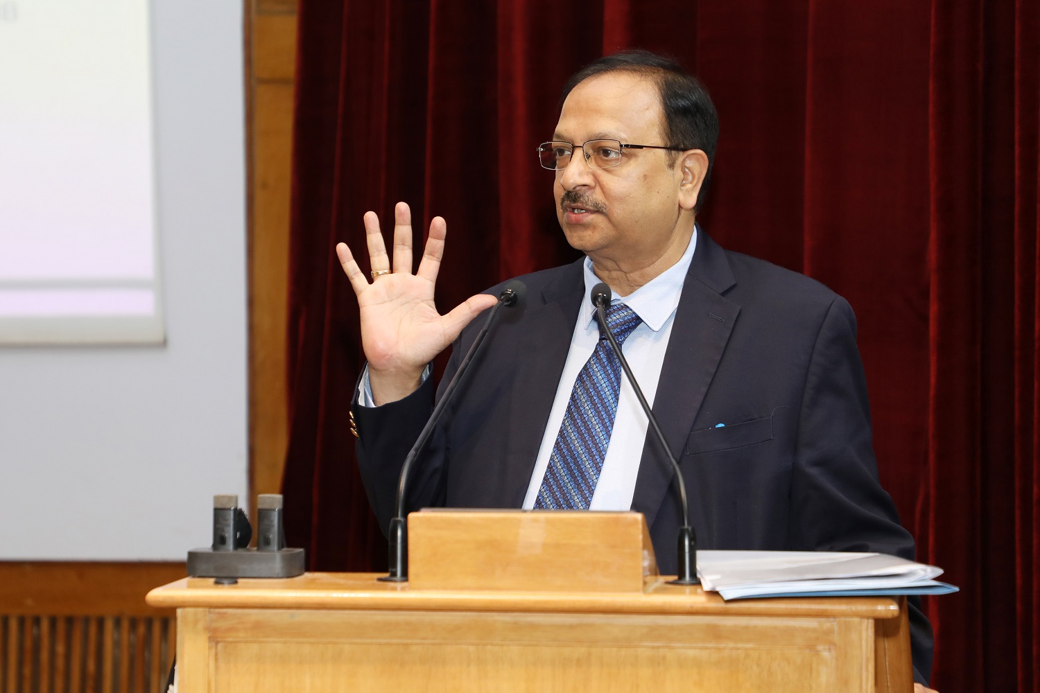 Shri Ramalingam Sudhakar, President, NCLT, delivers the inaugural address.