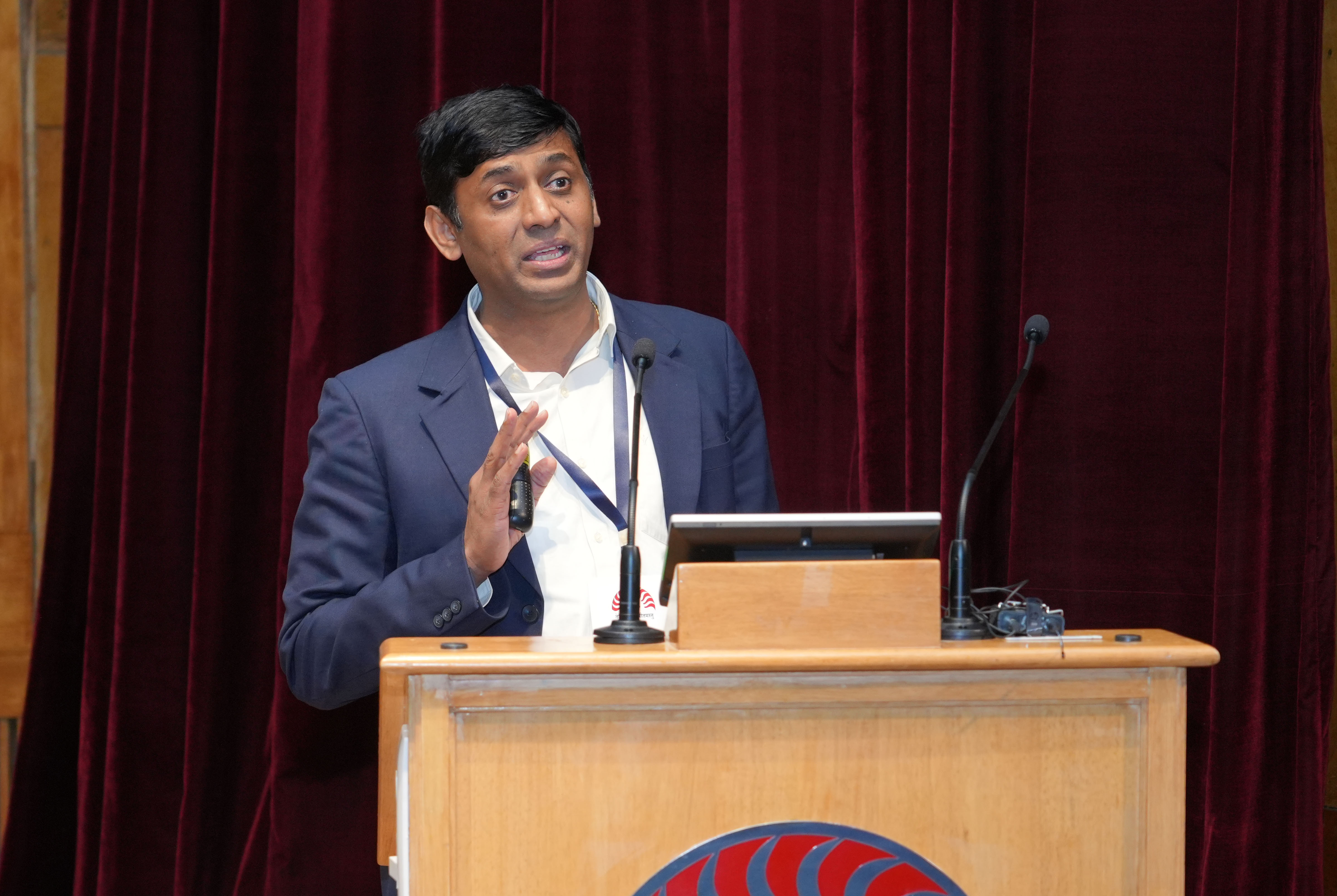 Dr. Chinnababu Sunkavalli, Senior Consultant Robotic surgical oncologist at Yashoda hospitals, delivering a session on ‘AI in Healthcare: Clinical Perspective’.