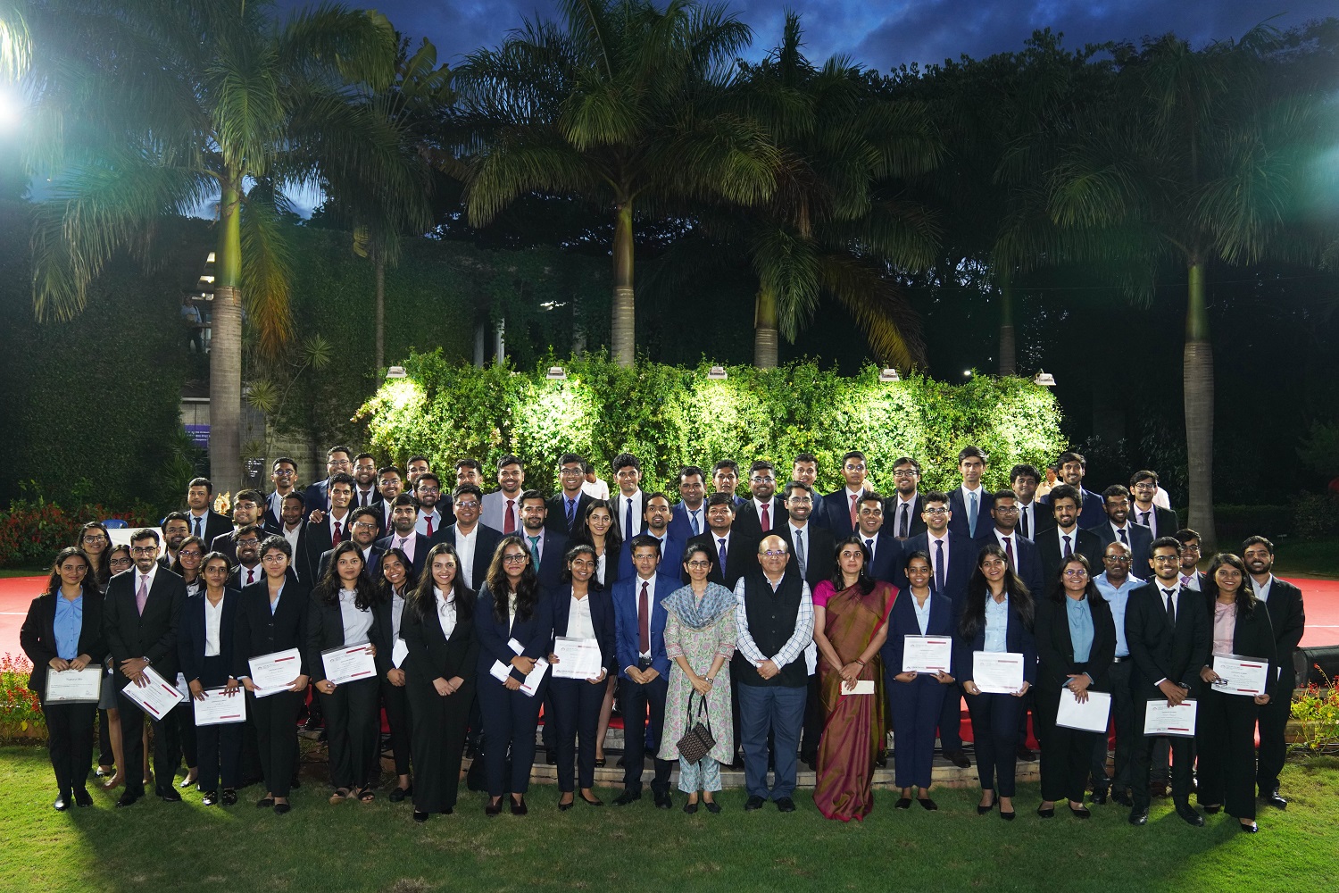 The winners of the Director’s Merit List, Director’s Honours List and other scholarships, along with senior faculty members. 