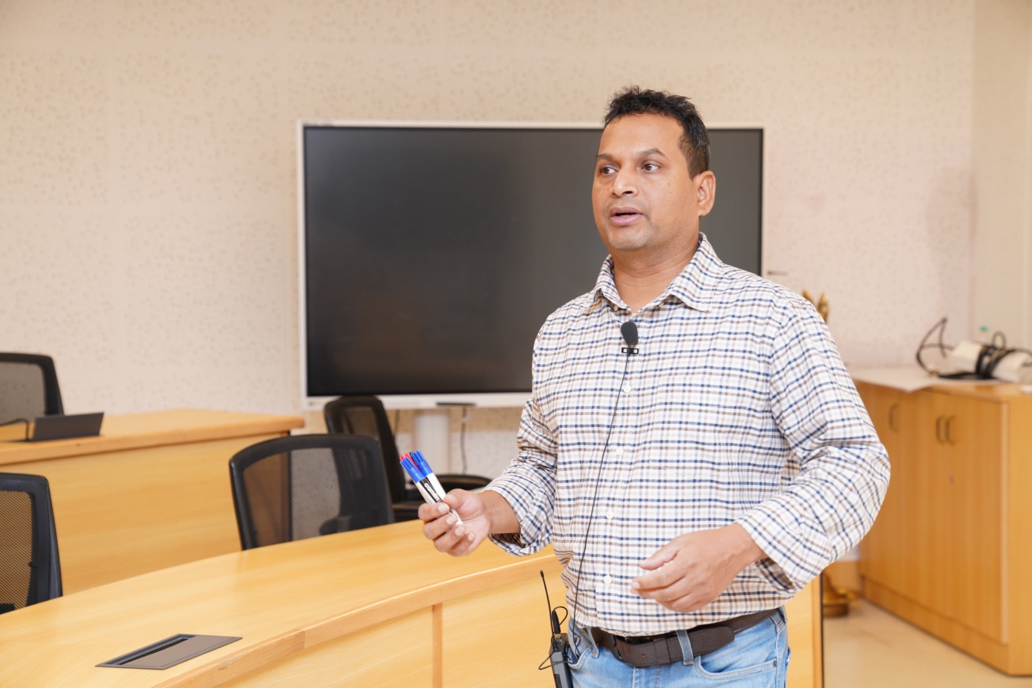 Manaranjan Pradhan, Research Consultant, DCAL, IIMB, delivers a session on Big Data Analytics and recommender systems.