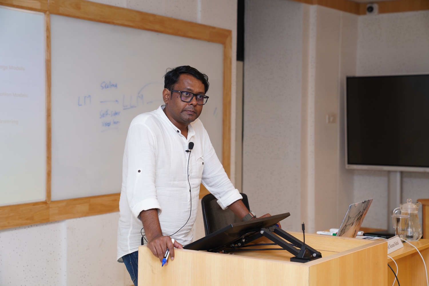 Kumar Rahul, Research Consultant, DCAL, IIMB, delivering a session on Generative and Agentic AI.