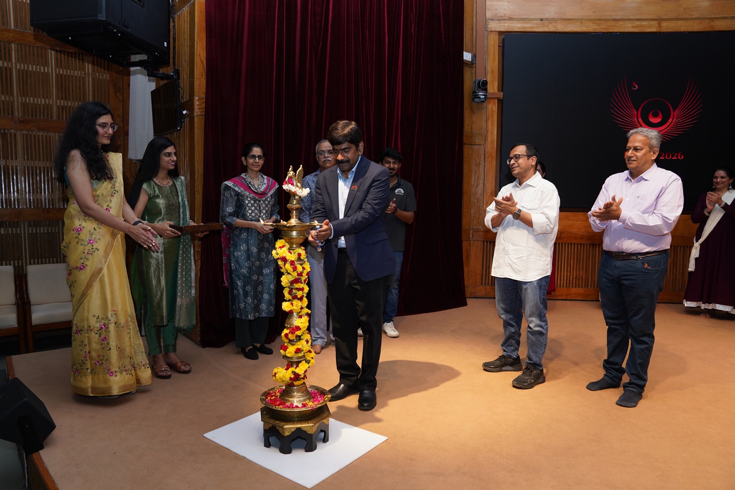 Prof. U Dinesh Kumar, Director-in-charge, IIMB, inaugurates Pehel 2026, the annual cultural fest organized by students of IIM Bangalore’s two-year MBA for working professionals – the Post Graduate Programme in Enterprise Management (PGPEM), on 7th June 2026.