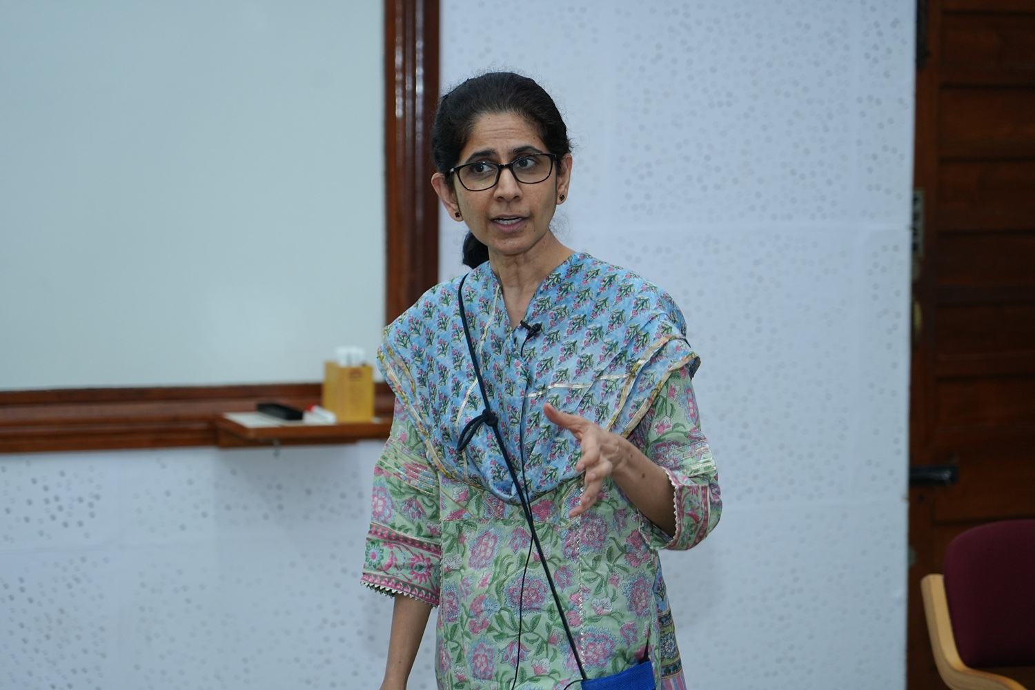 The session on ‘Managing Unconscious Biases and Decision Making’ was led by Prof. Mukta Kulkarni, Dean of Programmes and faculty of the OB&HRM area.
