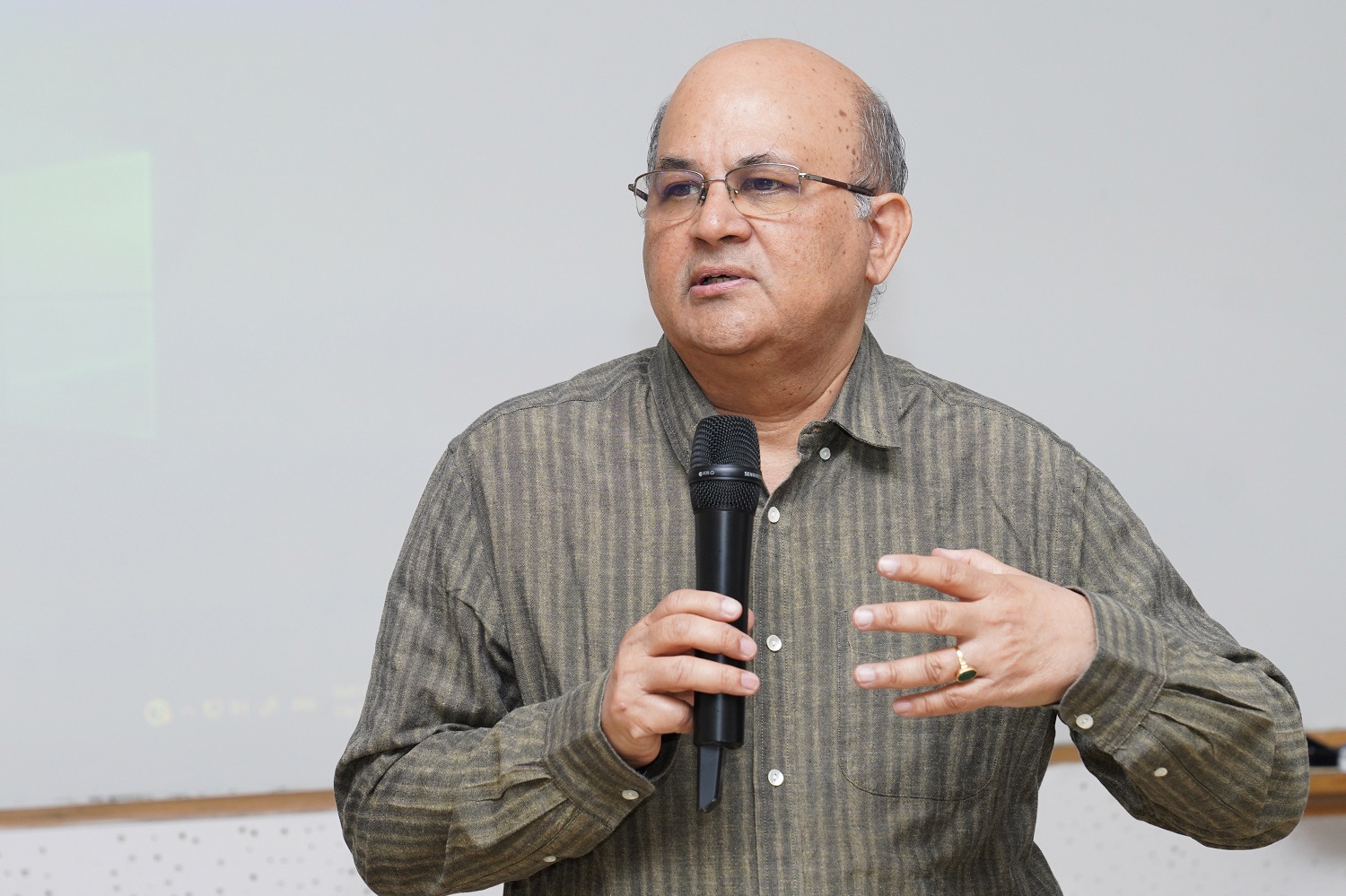 Prof. Rishikesha T Krishnan, Director, IIMB, addressing the incoming batch of NSR Pre-doc Fellows 2025-26 at the inauguration ceremony.
