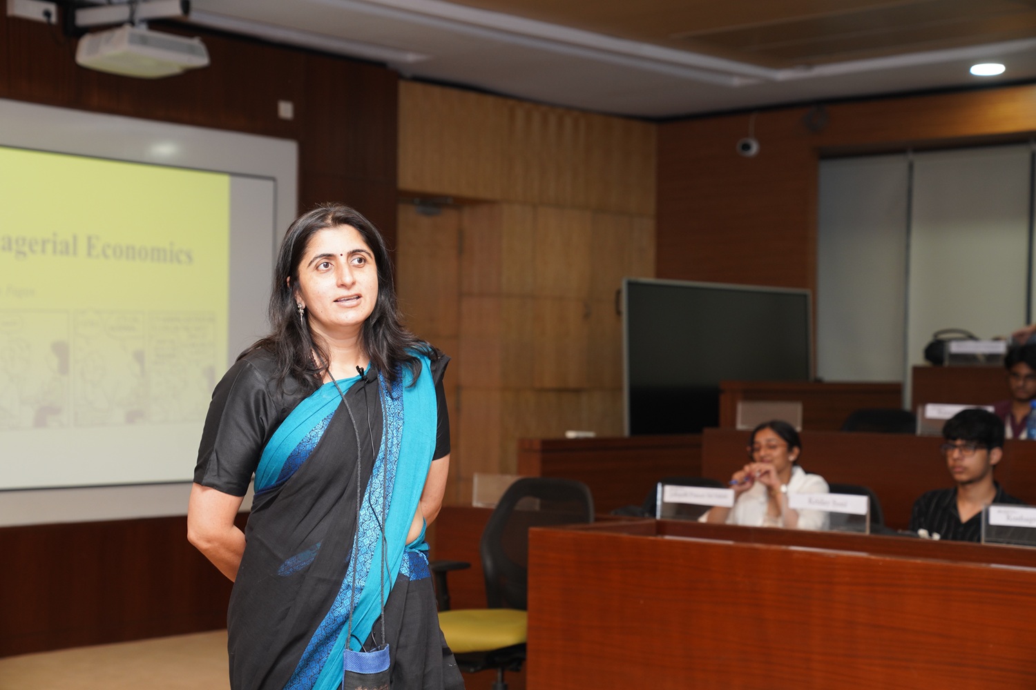 Prof. Manaswini Bhalla, Chairperson, PGP & PGPBA and Professor in the Economics area, spearheading sessions on Economics using real-life examples, discussions and demonstrations. 	