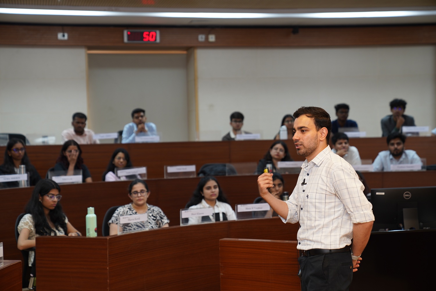 Pradyun Rame Mehrotra, PhD scholar from the Economics area, contextualizes regression analysis, causality and prediction.