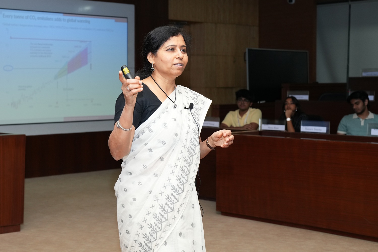 Prof. Haritha Saranga, Chairperson, IIMB Sustainability Taskforce and Professor in the POM area, addressing participants during a special session on Sustainability.