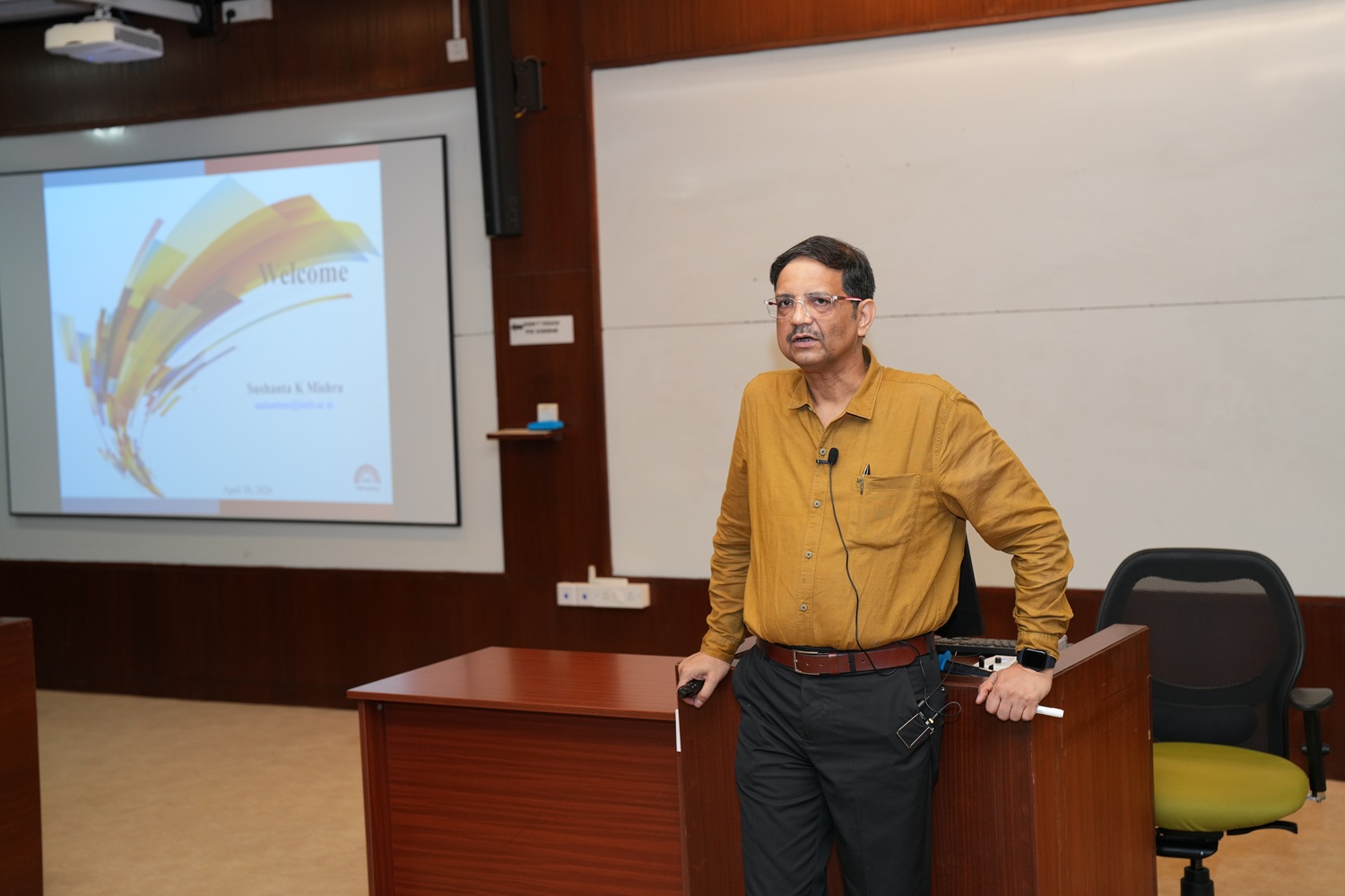 Prof. Sushanta K Mishra, Chairperson, CTL and Professor in the Organizational Behavior & Human Resources Management area, delivering the welcome note at the launch of the four-day residential programme.