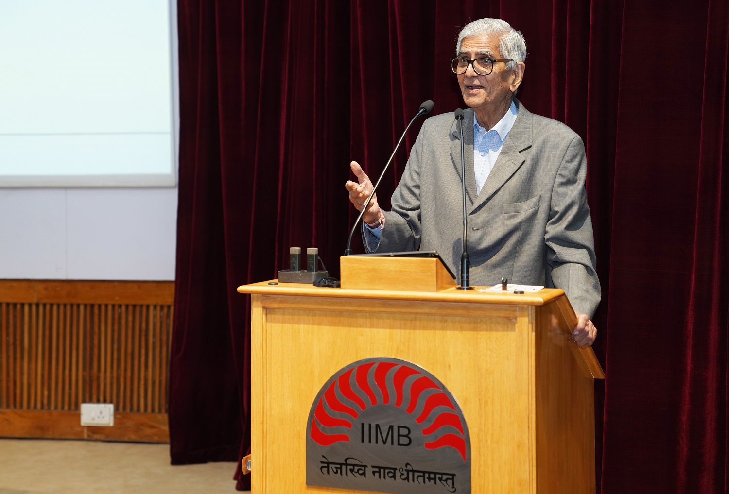 D R Mehta, former SEBI Chairman and Padma Bhushan awardee, delivers the keynote address on, 'Empowering Lives through Sustainable Innovation: The Jaipur Foot Journey’.