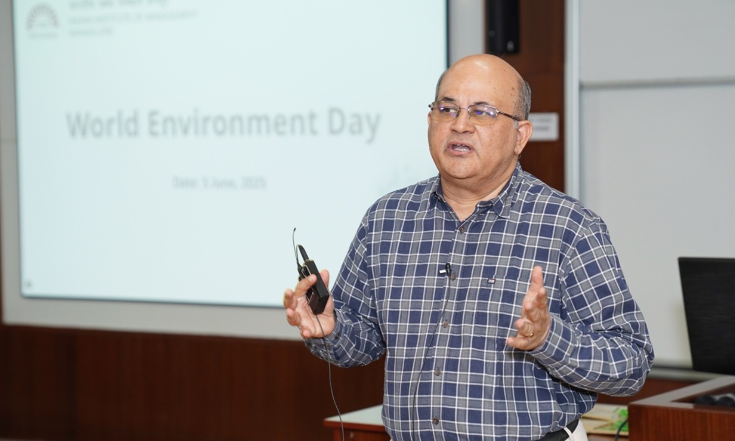 Prof. Rishikesha T. Krishnan, Director, IIMB, highlighted the campus’s green initiatives and progress towards becoming a net-zero campus, appreciating the efforts of the Sustainability Taskforce, staff, faculty, and students.