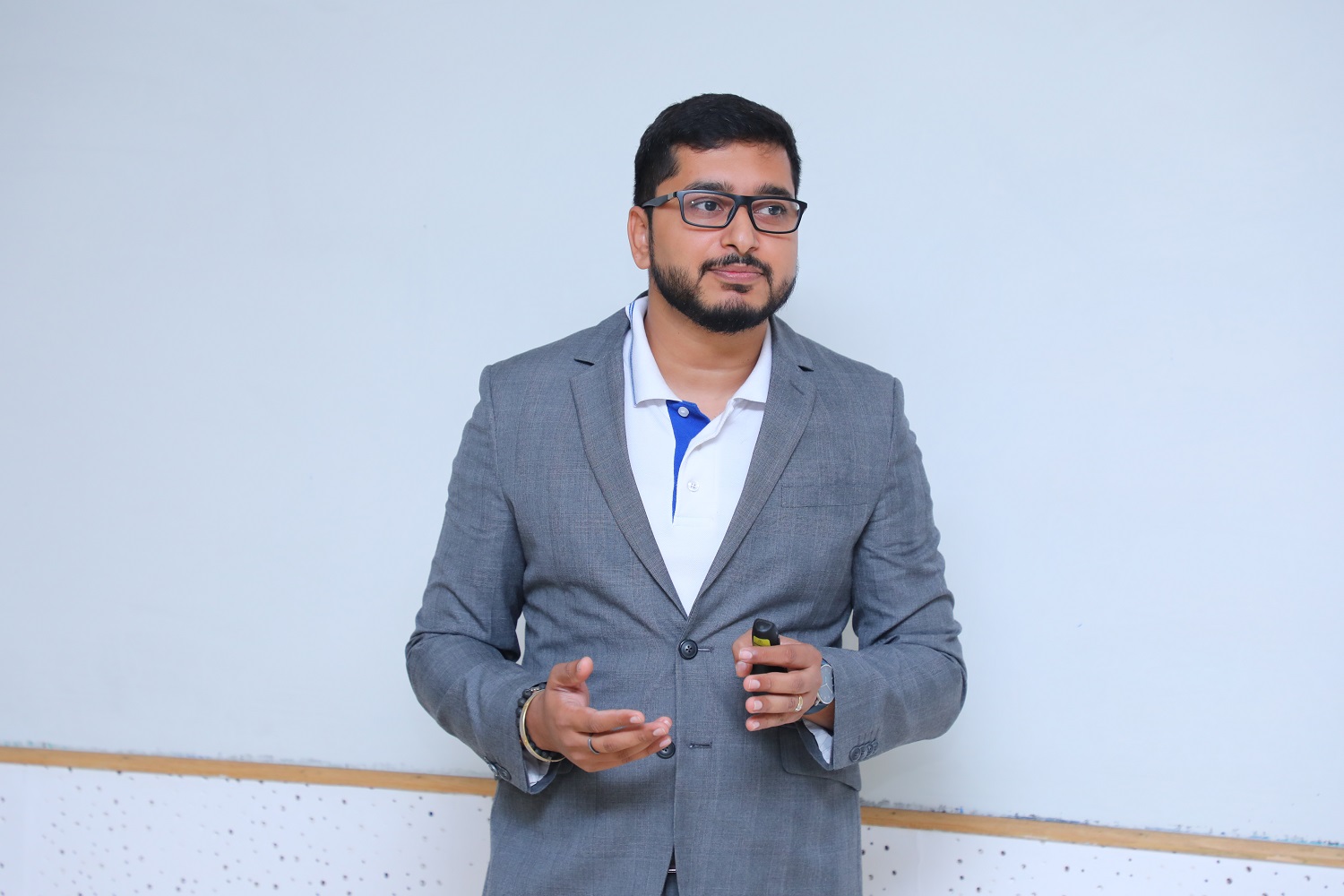Harsh Vardhan, Analytics & Data Science Manager & Solutions Head, Affine Analytics, delivers a talk on ‘Analytics Translation’ at Spectra, an analytics fest hosted by the two-year MBA students of IIMB.