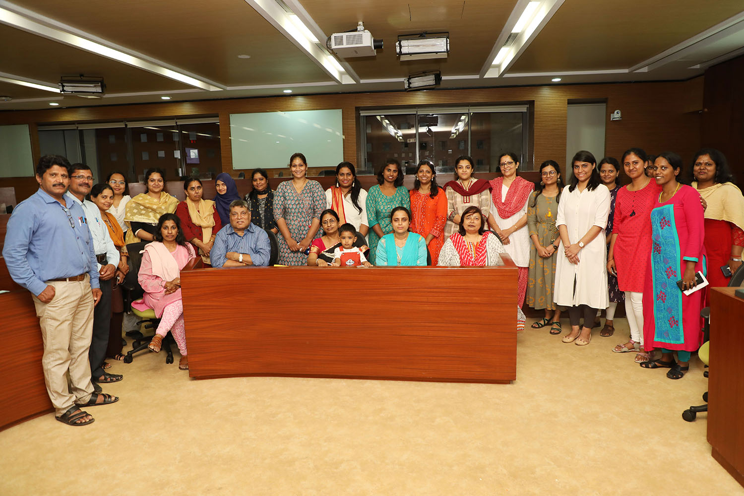 A snapshot of IIMB staff and guests at the ‘Hindi Divas’ celebrations.