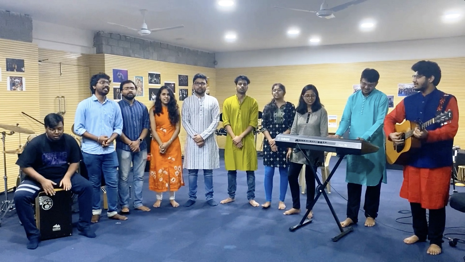 Students of IIMB sing patriotic songs to mark Republic Day.