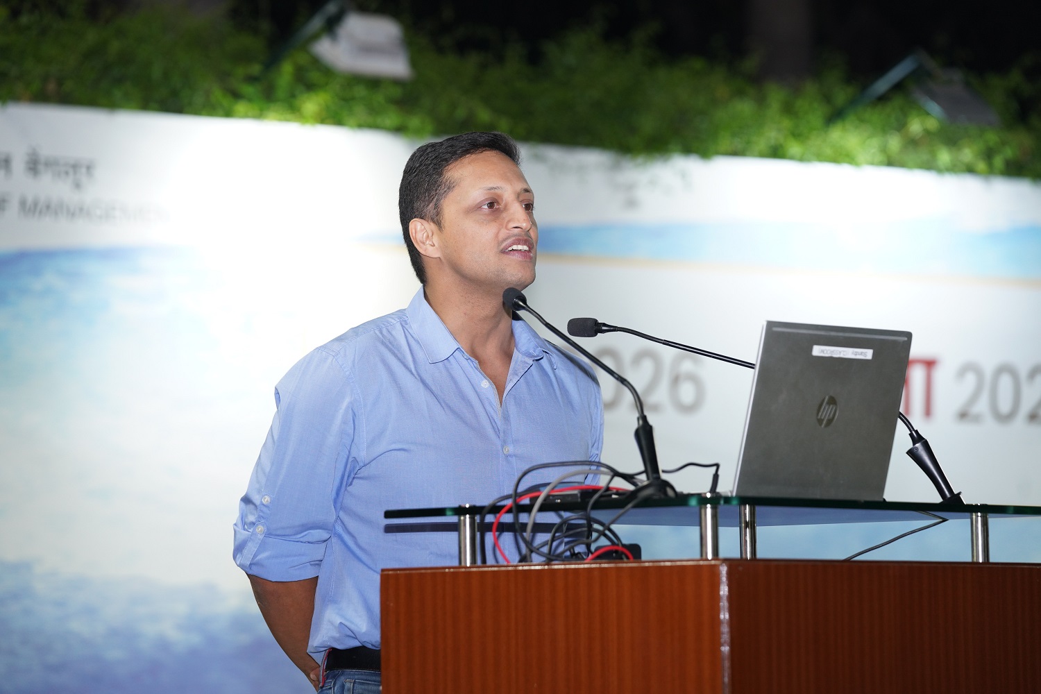 Jidesh Haridas, representing the IIMB Alumni Association, highlights ‘engage, energize and enhance’ as the three steps to begin the alumni journey.