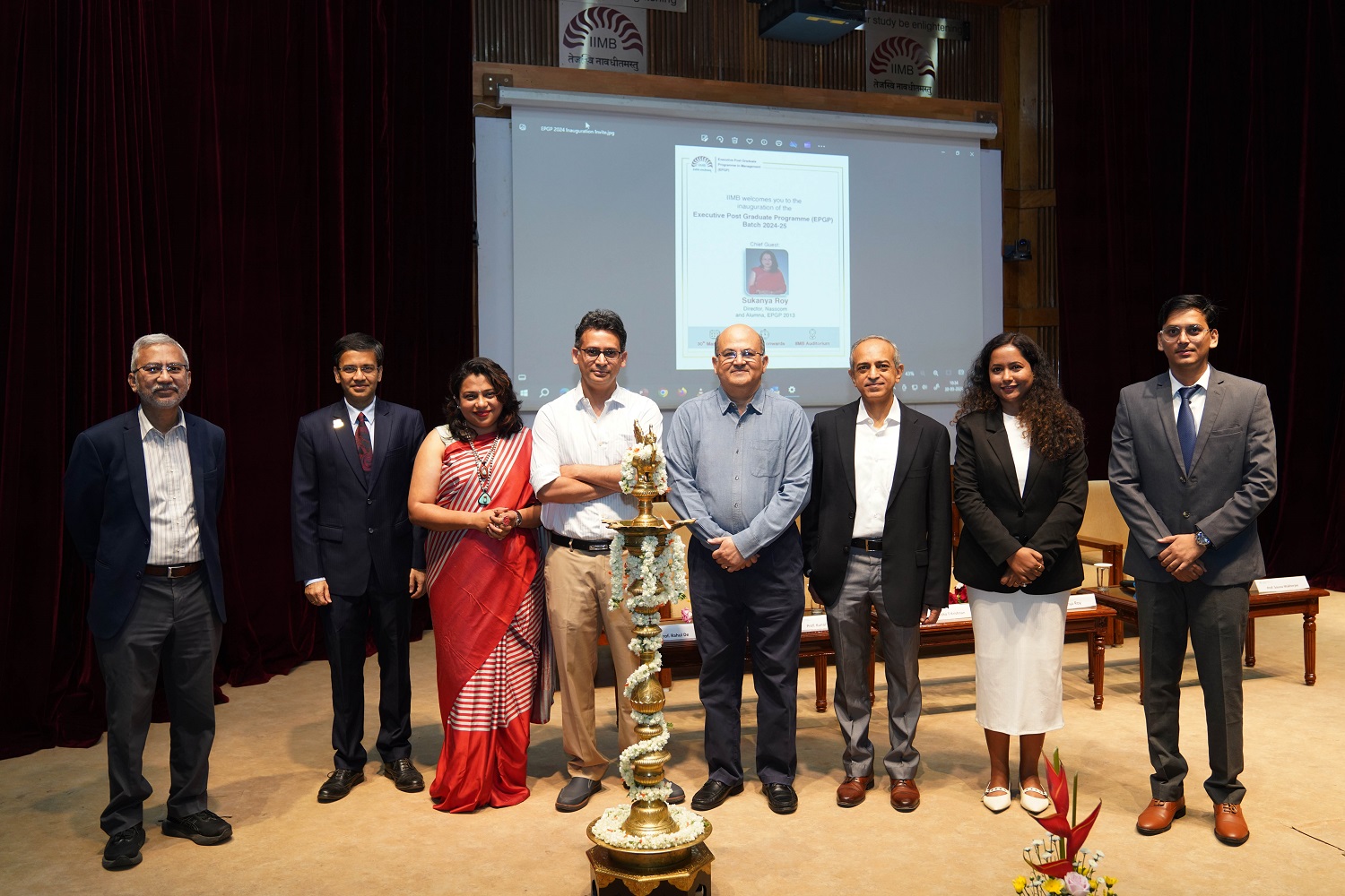 (L-R): Prof. Rahul Dé, Dean, Programmes; Prof. Sourav Mukherji, Dean, Alumni Relations & Development; Chief Guest Sukanya Roy, Director, NASSCOM; Prof. Kunal Dasgupta, Chairperson, Admissions & Financial Aid; Prof. Rishikesha T Krishnan, Director, IIM Bangalore; Prof. Ashok Thampy, Chairperson, Executive Post Graduate Programme in Management, and representatives of the EPGP batch of 2024-25 during the EPGP inauguration on 30th March 2024. 