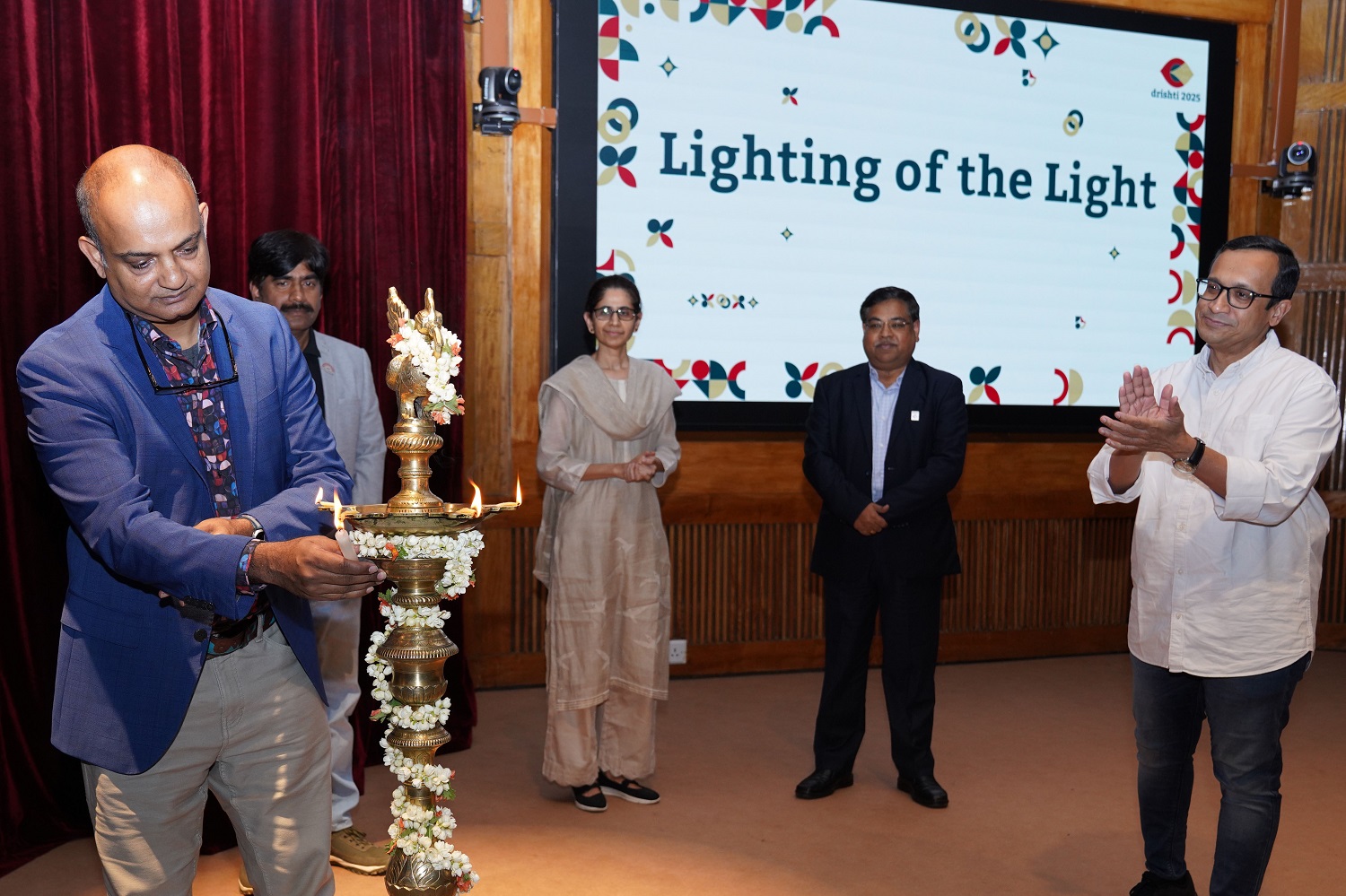 (L-R) Dr. Gopichand Katragadda, Founder and CEO of Myelin Foundry, and Independent Director for Bosch Ltd, Asian Paints, and ICICI Securities; Prof. Dinesh Kumar, Director In-charge, IIMB; Prof. Mukta Kulkarni, Dean of Programmes and faculty of OB&HRM; Vipul Kumar Maheshwari, Executive Director – R&D, Hindustan Petroleum Corporation Limited; and Prof. Ashis Mishra, Chairperson, PGPEM, inaugurated Drishti 2025 – the business and leadership summit organized by the PGPEM programme, IIMB’s two-year MBA for Working Professionals.