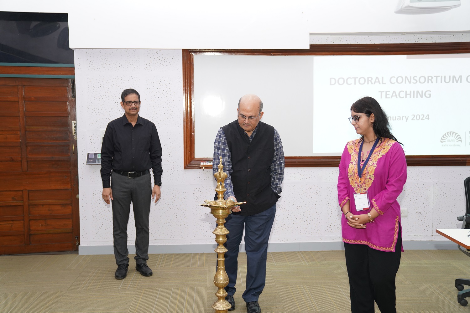Prof. Rishikesha Krishnan inaugurating the Consortium by lighting the lamp. 