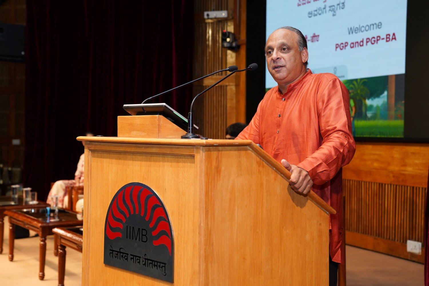 Arun Pai (PGP 1993), civic leader and urban innovation practitioner, receives the Distinguished Alumni Award 2026 and addresses the students, sharing his journey of building platforms that connect people with Bengaluru’s heritage while driving meaningful social impact through community engagement and storytelling. 