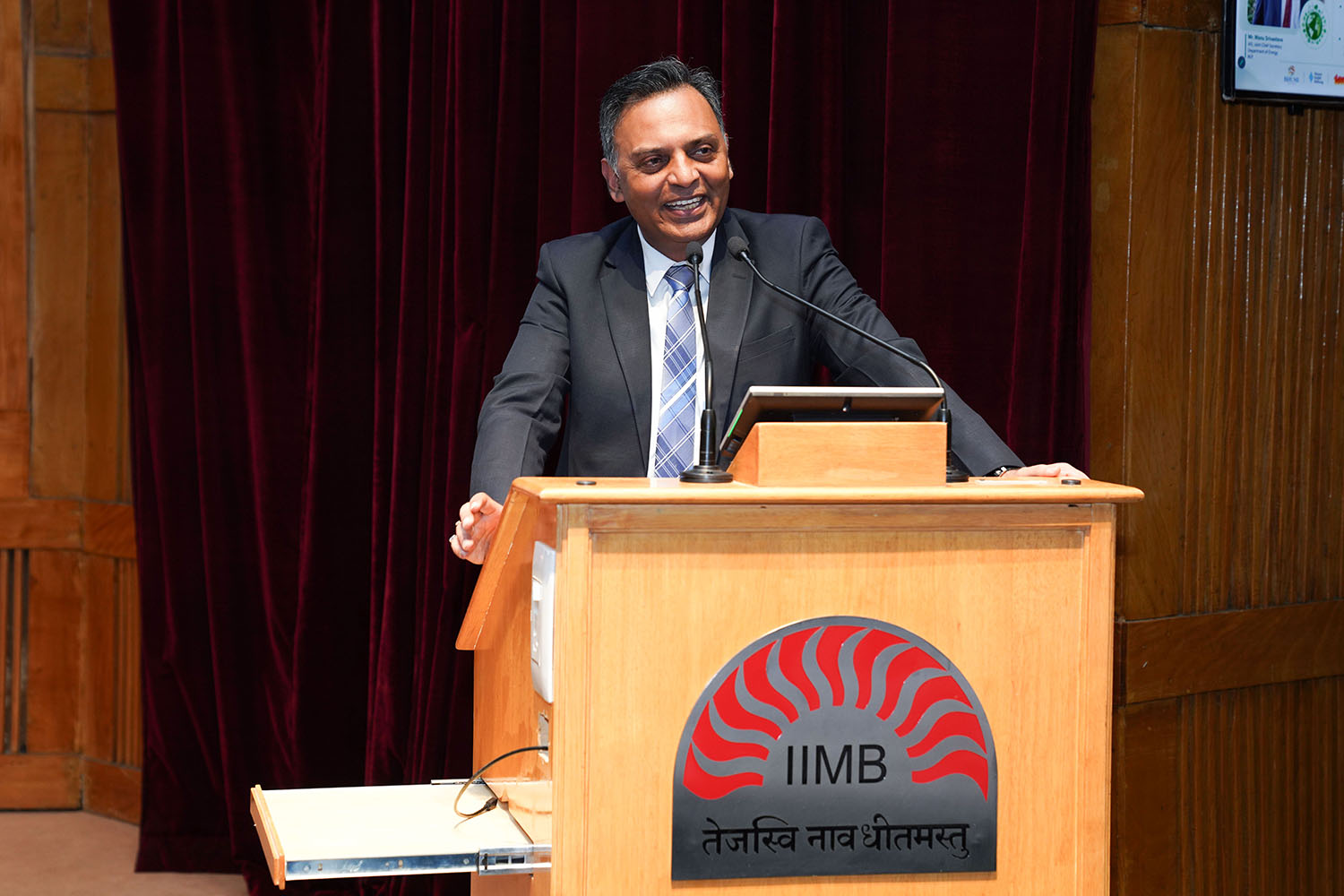 Mr. Manu Srivastava, IAS, Joint Chief Secretary, Department of Energy, MP, on the commercial viability of renewable energy during the second keynote address.