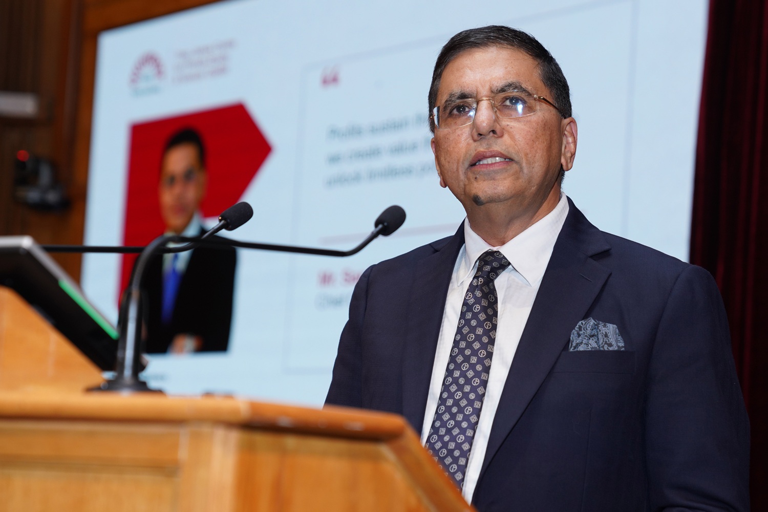 Mr. Sanjiv Mehta, Executive Chairman, L Catterton India and former CEO & Chairman, HUL, deliberated on the capital imperatives of a rapidly growing economy during the Chief Guest’s address.