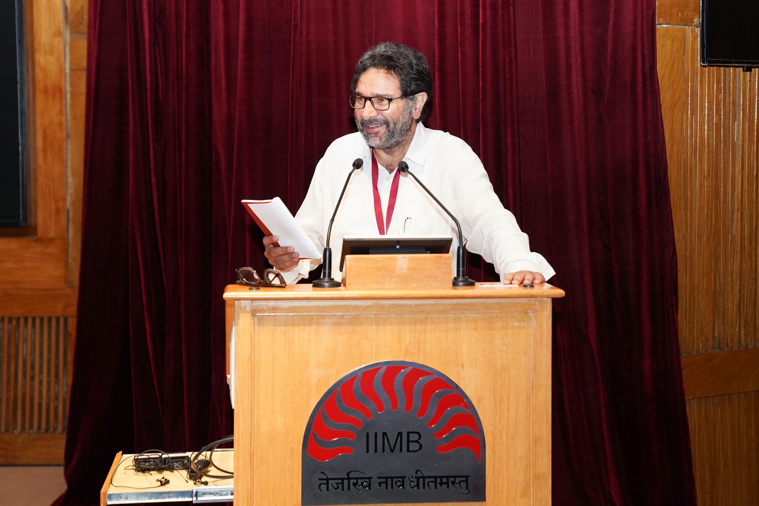 Tikender Singh Panwar, Member of the Kerala Urban Commission, Sr. Fellow, IMPRI, Former Mayor of Shimla, warned against corporate-driven “smart city” models that concentrate capital and exclude citizens during the Lightning Talks – Voices from the Frontlines session.