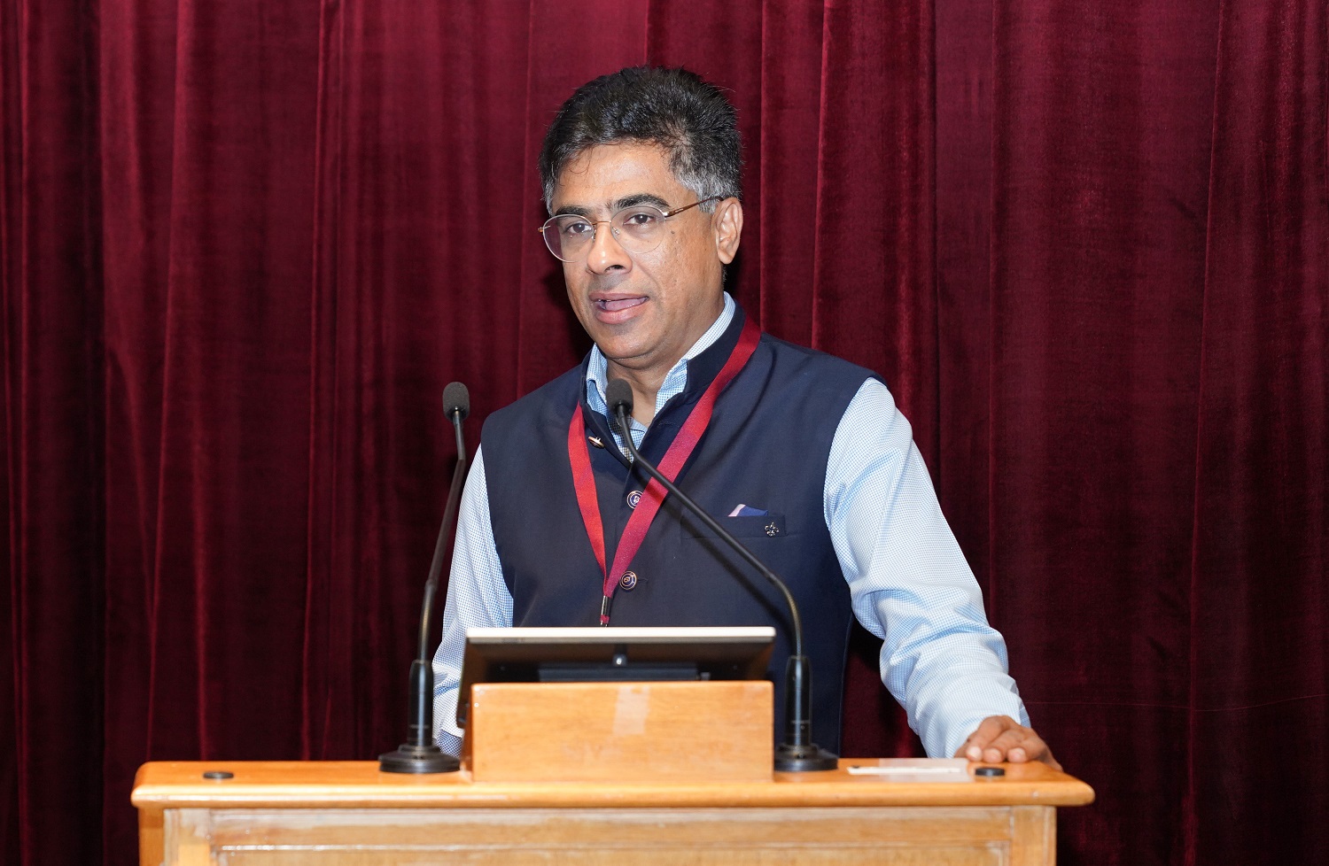 Viral Tyagi of eGOV and alumnus of the PGP Class of 1993, drew into focus the transformative potential of DPI-based solutions to improve urban livability.
