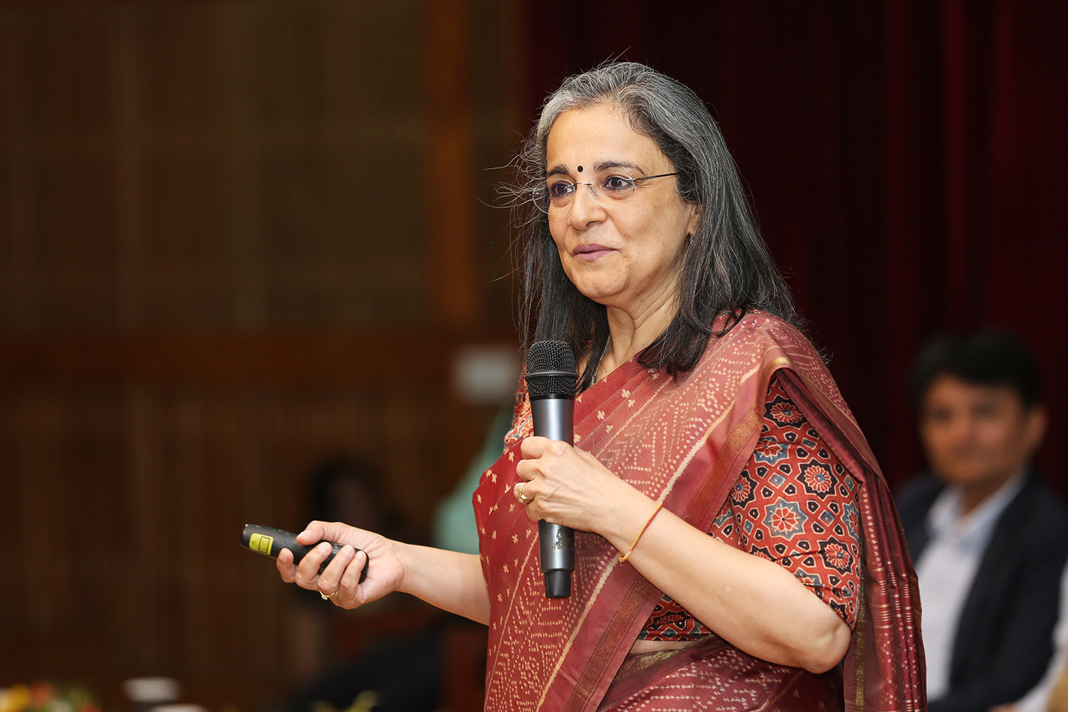 Chief Guest Ms Madhabi Puri-Buch, Chairperson, Securities and Exchange Board of India (SEBI), delivers the Foundation Day Lecture on ‘Data and Technology in the Capital Market’, during IIMB’s 49th Foundation Day on October 28, 2022.