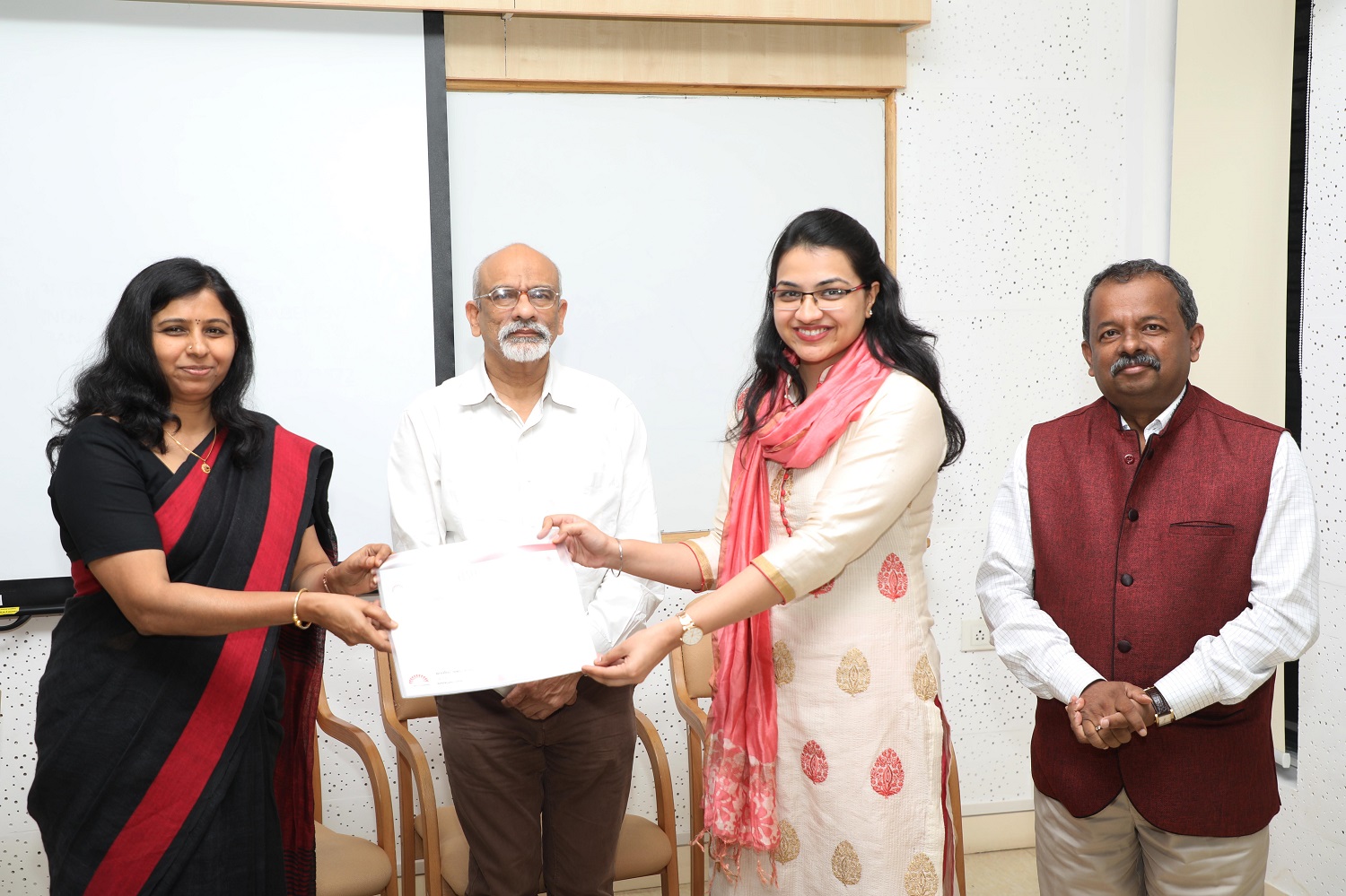 Neharika Sobti, University of Delhi, is awarded the Best Paper prize for her paper on ‘Spot, Futures, ETF or Gold Stocks – Who Leads in Gold Price Discovery?’, at the conference.