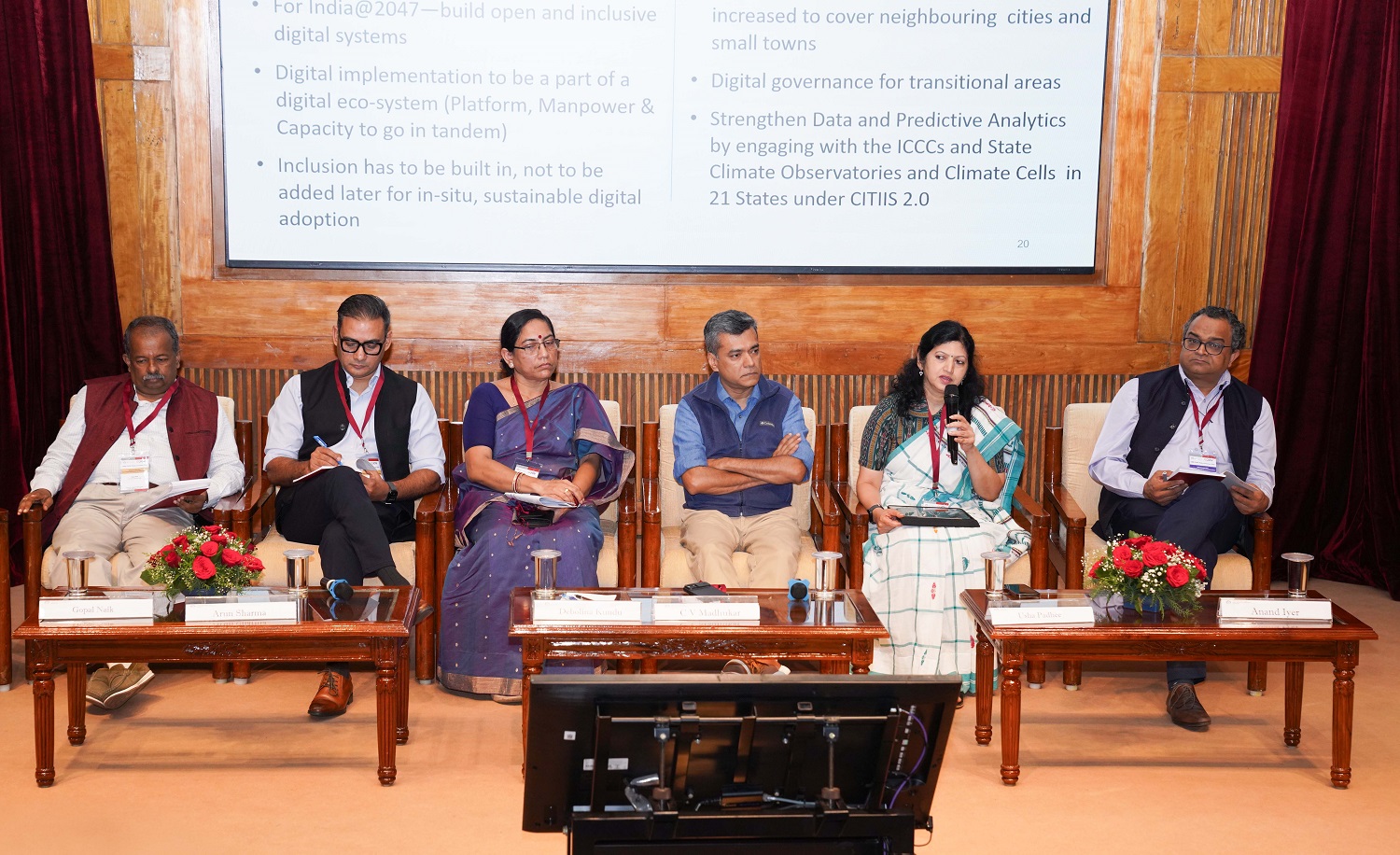 (L-R) Prof. Gopal Naik, Jal Jeevan Mission Chair Professor, IIMB; Arun Sharma, Senior Development Specialist, The World Bank; Dr. Debolina Kundu, Director, National Institute of Urban Affairs; CV Madhukar, CEO, CoDevelop; Usha Padhee, Principal Secretary, Housing and Urban Development Department, Government of Odisha; and  Anand Iyer, Chief Policy and Insights Officer, Janaagraha, deliberated on ‘Transforming the citizens' experience and local governance through digital infrastructure’.