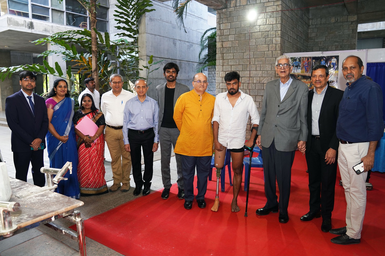 Prayaas, the social responsibility initiative of IIMB’s EPGP students, along with Bhagwan Mahaveer Viklang Sahayata Samiti (Jaipur Foot), conducted the ‘Free Prosthetic Limb Camp’ on 18th February 2024, at the IIM Bangalore campus, Bannerghatta Road, as part of Prayaas Day 2024.