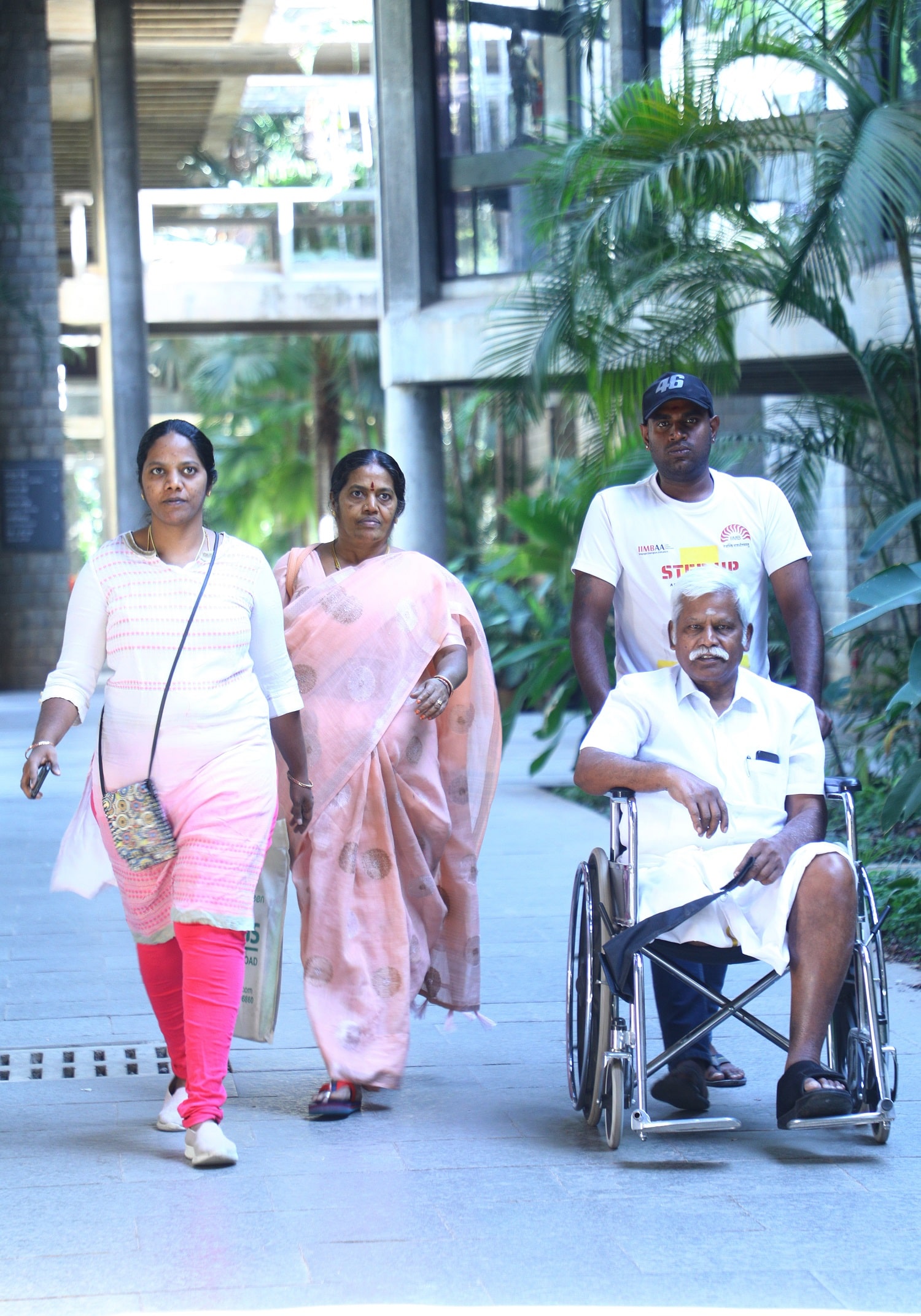 Prayaas, the social responsibility initiative of IIMB’s EPGP students, along with Bhagwan Mahaveer Viklang Sahayata Samiti (Jaipur Foot), conducted the ‘Free Prosthetic Limb Camp’ on 18th February 2024, at the IIM Bangalore campus, Bannerghatta Road, as part of Prayaas Day 2024.