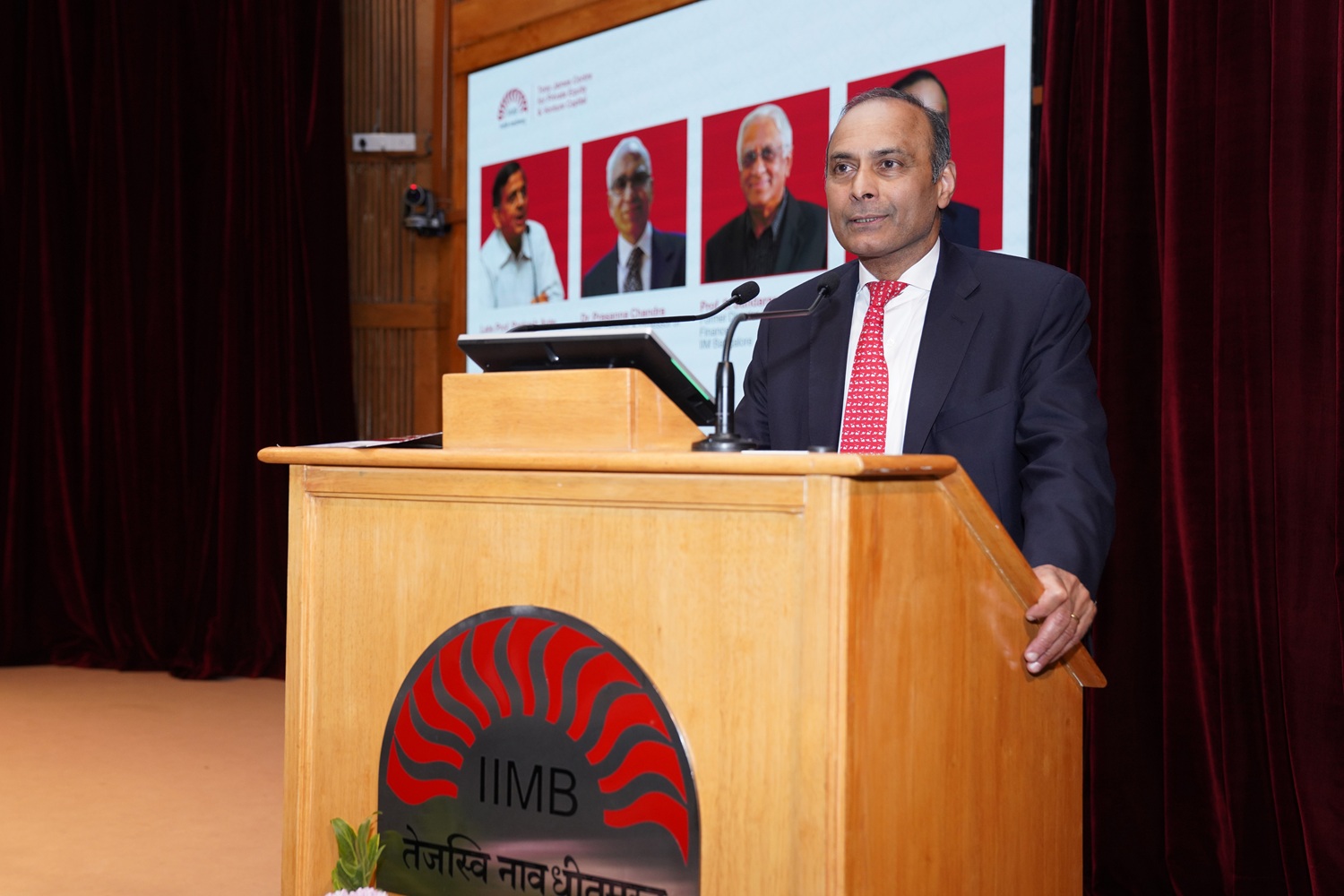 Former IIMB faculty Prof. George Varughese delivered remarks as one of the four distinguished honourees after whom the classrooms have been named.