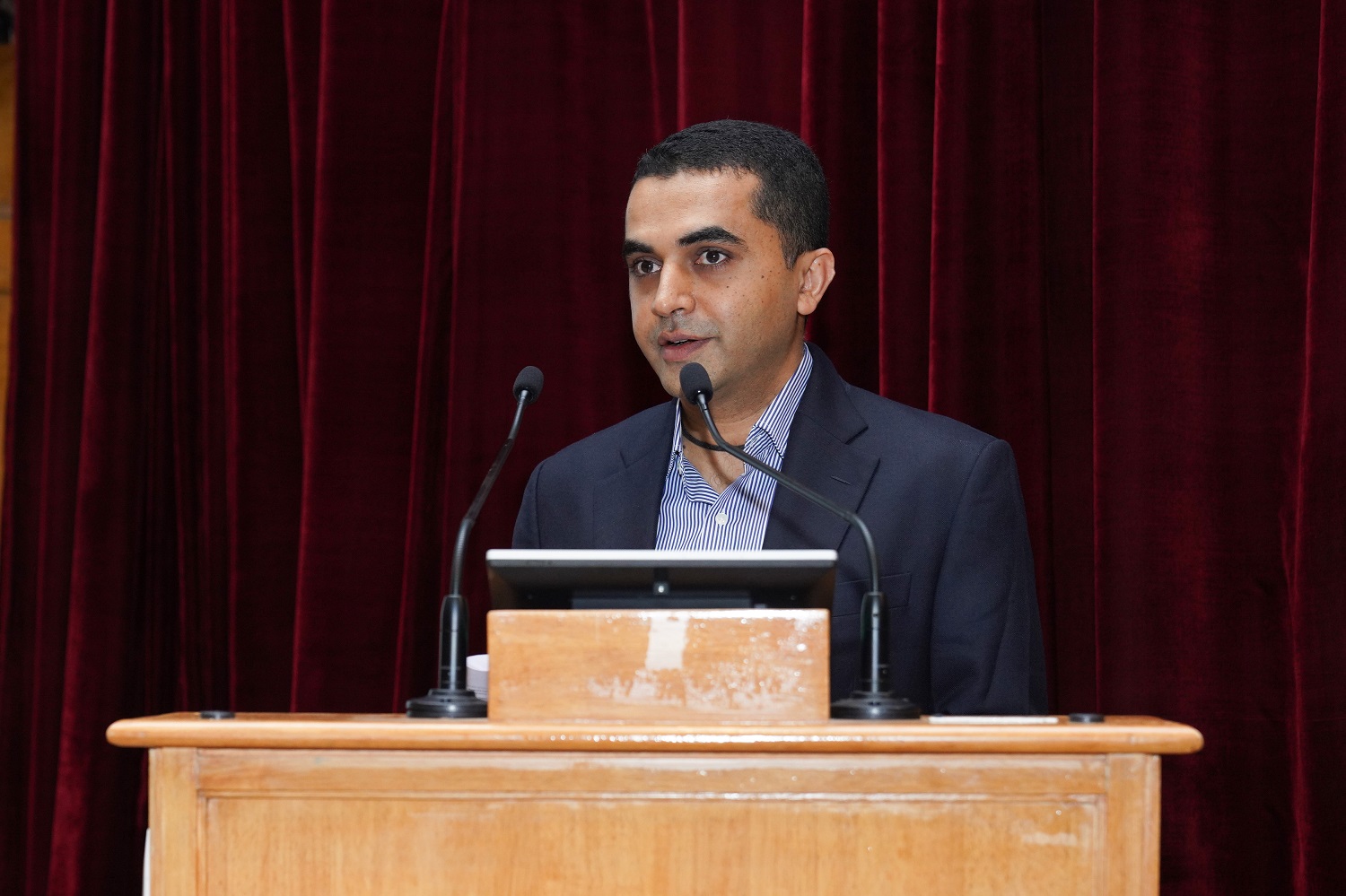 Prof. Aditya Shrinivas, faculty of the Economics area of IIMB, welcomes the key speakers and participants to the National Symposium on ‘How NSS Surveys Have Influenced Public Policy’, held at IIM Bangalore on 9th October 2025. Prof. Aditya Shrinivas was one of the key organizers of the symposium hosted jointly by IIM Bangalore and the National Statistics Office, Ministry of Statistics and Programme Implementation, Government of India.